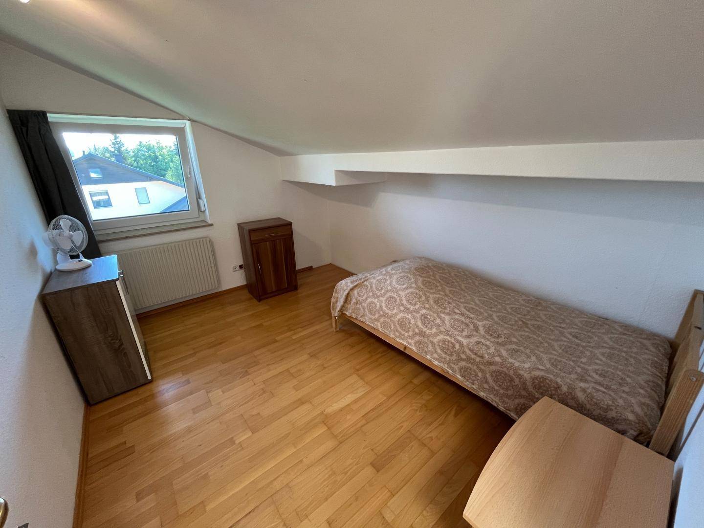 Zimmer 2 Wohnung 3
