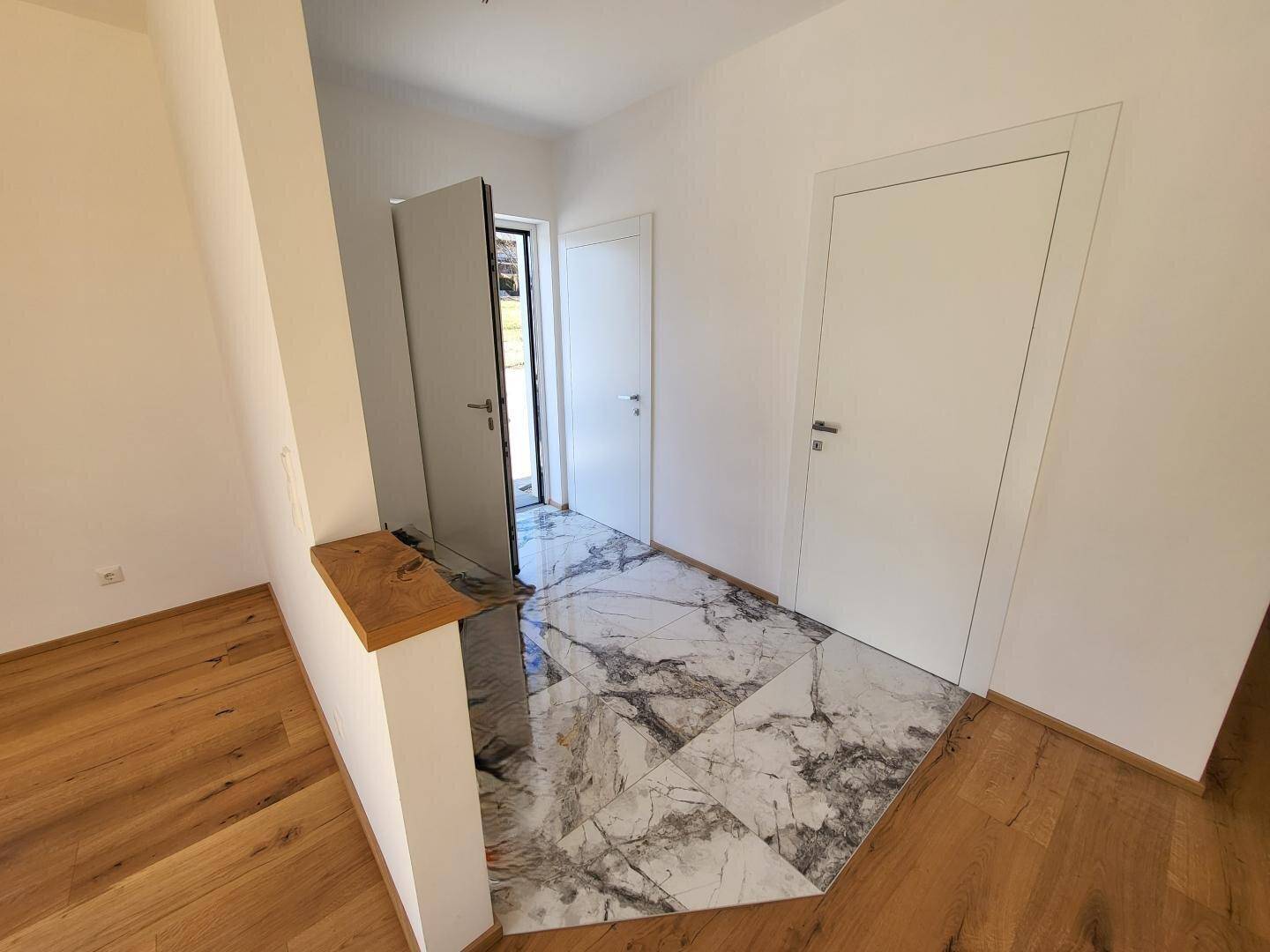 Jetzt mieten / Kaufoption! Traumhafter Barrierefreier Neubau Bungalow ca. 103 m² Wohnnutzfläche &amp; XL-Terrasse in Mühlweg / Ampflwang am Hausruck - Widok 4