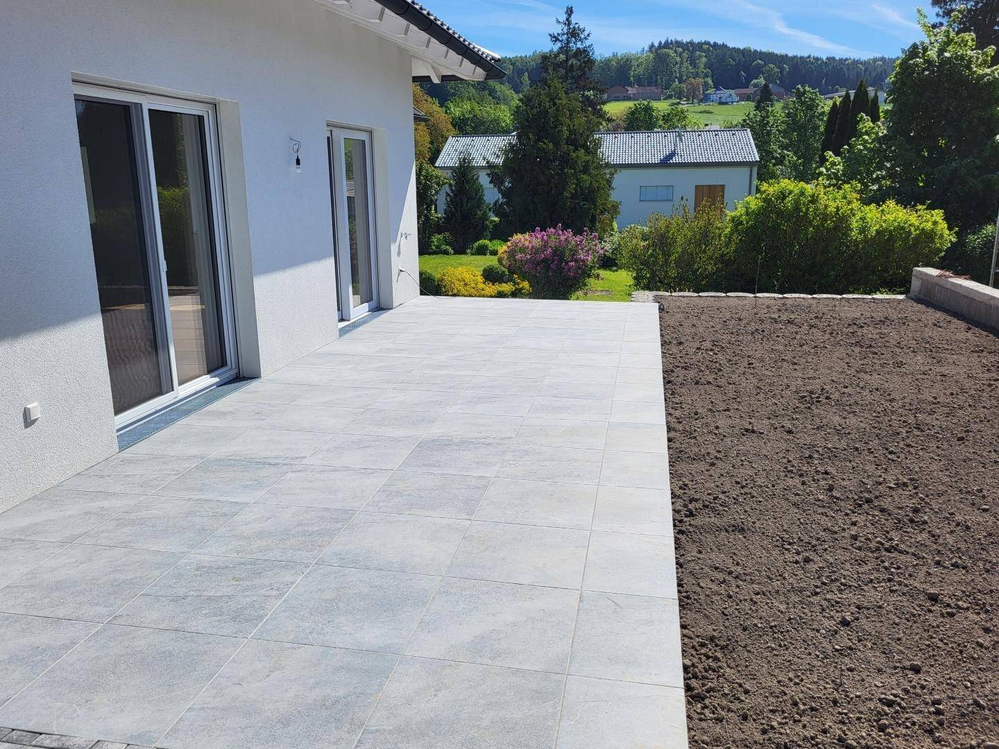 Jetzt mieten / Kaufoption! Traumhafter Barrierefreier Neubau Bungalow ca. 103 m² Wohnnutzfläche &amp; XL-Terrasse in Mühlweg / Ampflwang am Hausruck - Widok 2