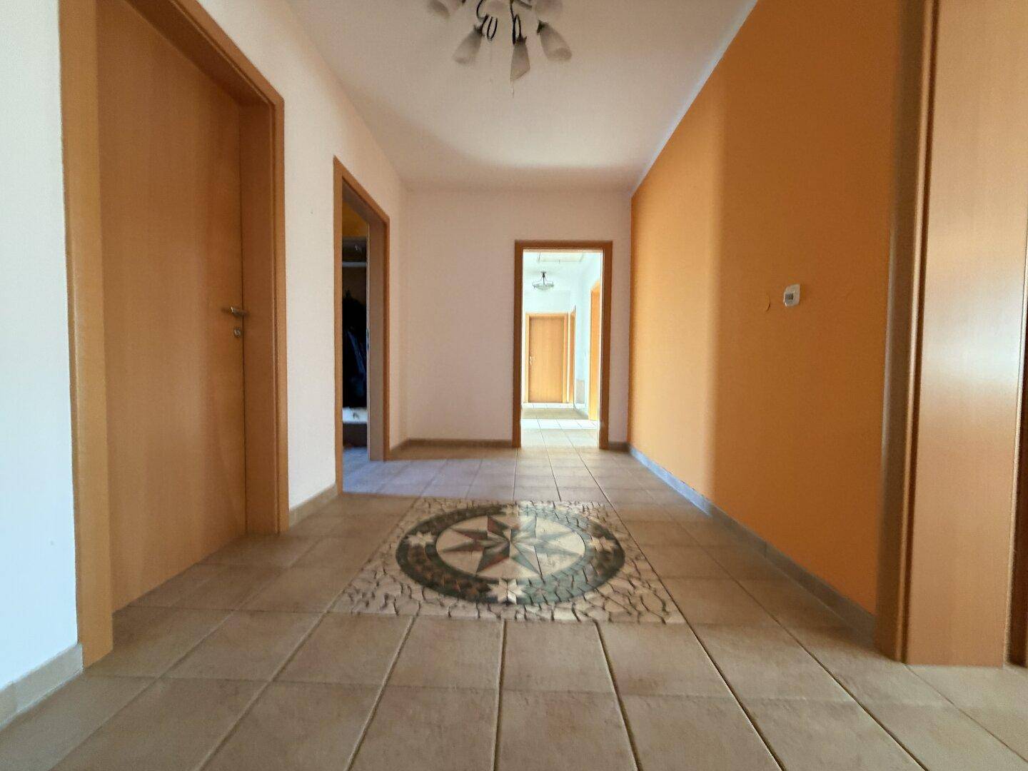 NEUER PREIS! Leistbarer Traum-Bungalow mit Kachelofen überdachter Terrasse, Gartenoase, Wohnkeller und Doppelgarage im Laahfeld /Ansfelden - Mehr