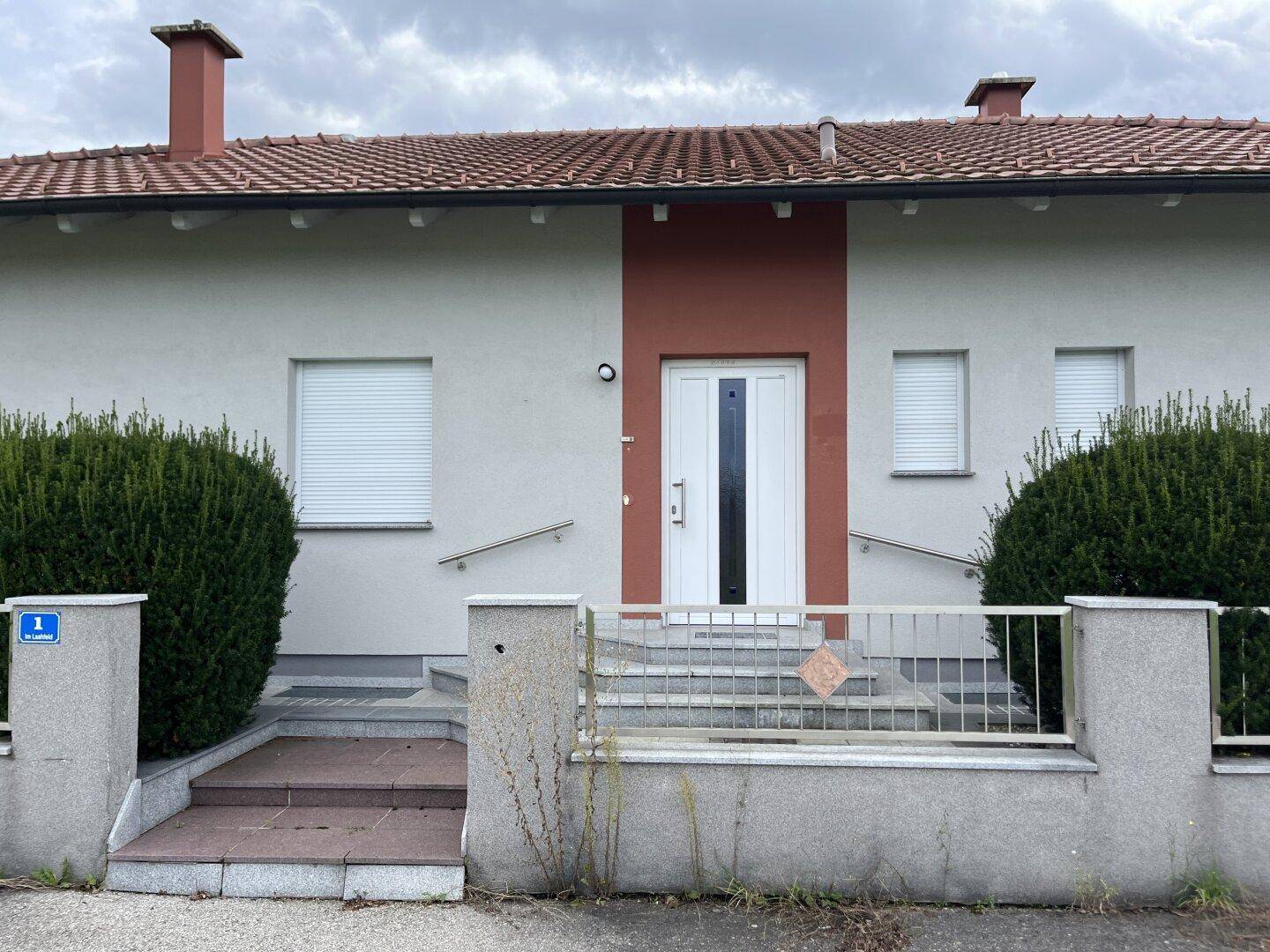 NEUER PREIS! Leistbarer Traum-Bungalow mit Kachelofen überdachter Terrasse, Gartenoase, Wohnkeller und Doppelgarage im Laahfeld /Ansfelden - Ansicht 6