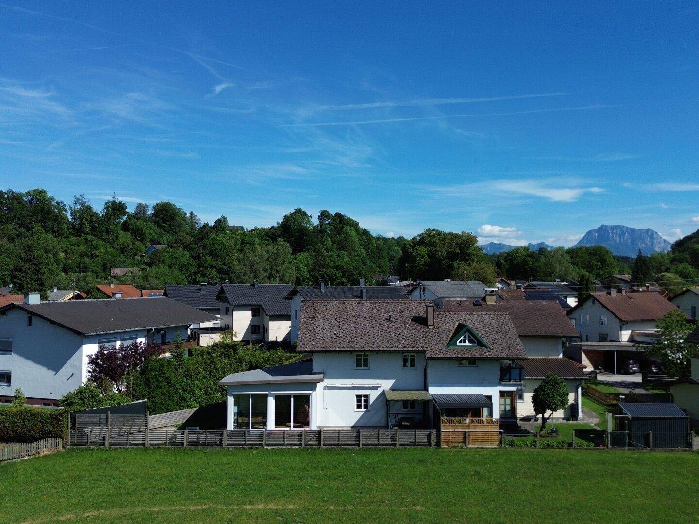 Exklusive Gartenwohnung mit Hauscharakter 175 m² WNFL auf zwei Ebenen, PV-Anlage großzügiger Außenfläche &amp; Garage in Wankham / Regau - Ansicht 5