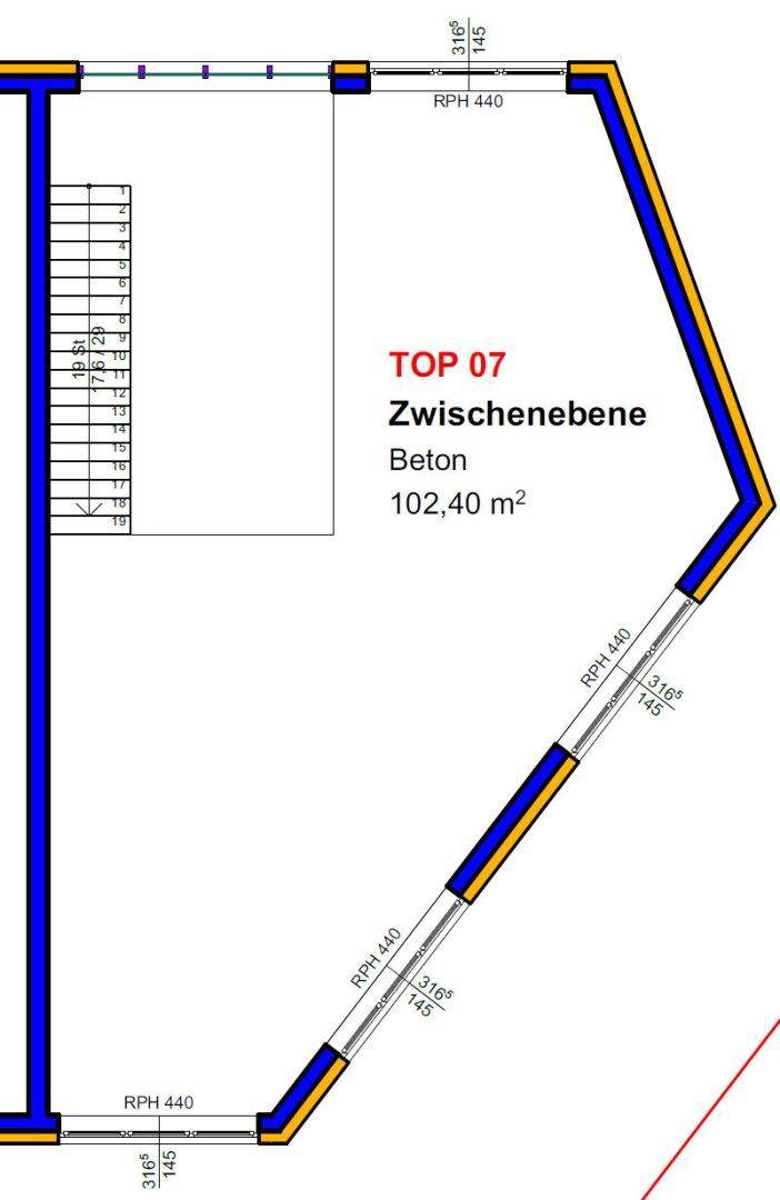 Grundriss der Zwischenebene für TOP 07, die eine interne Treppe und offene Fläche darstellt.