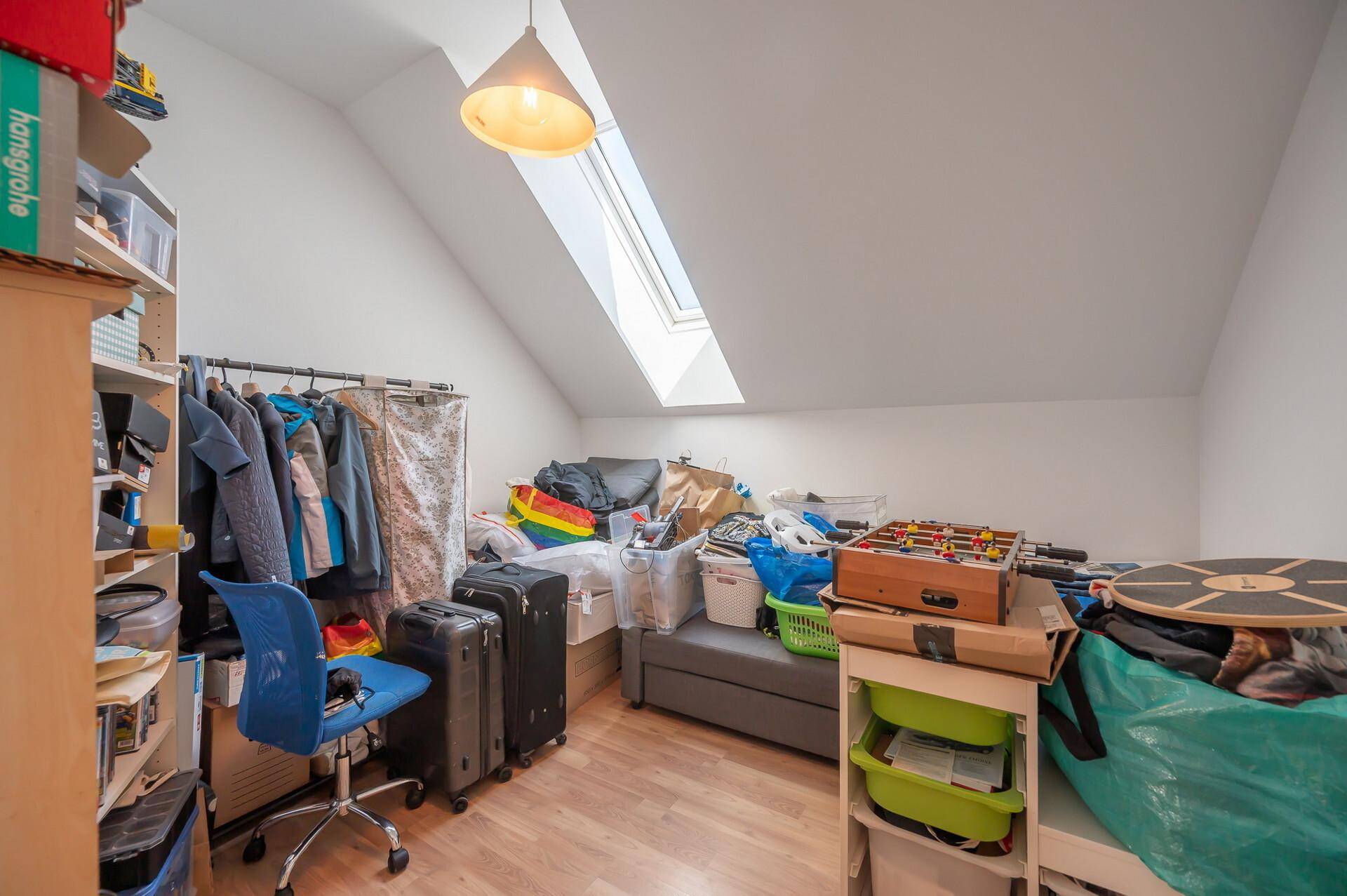 Zimmer 1, DG