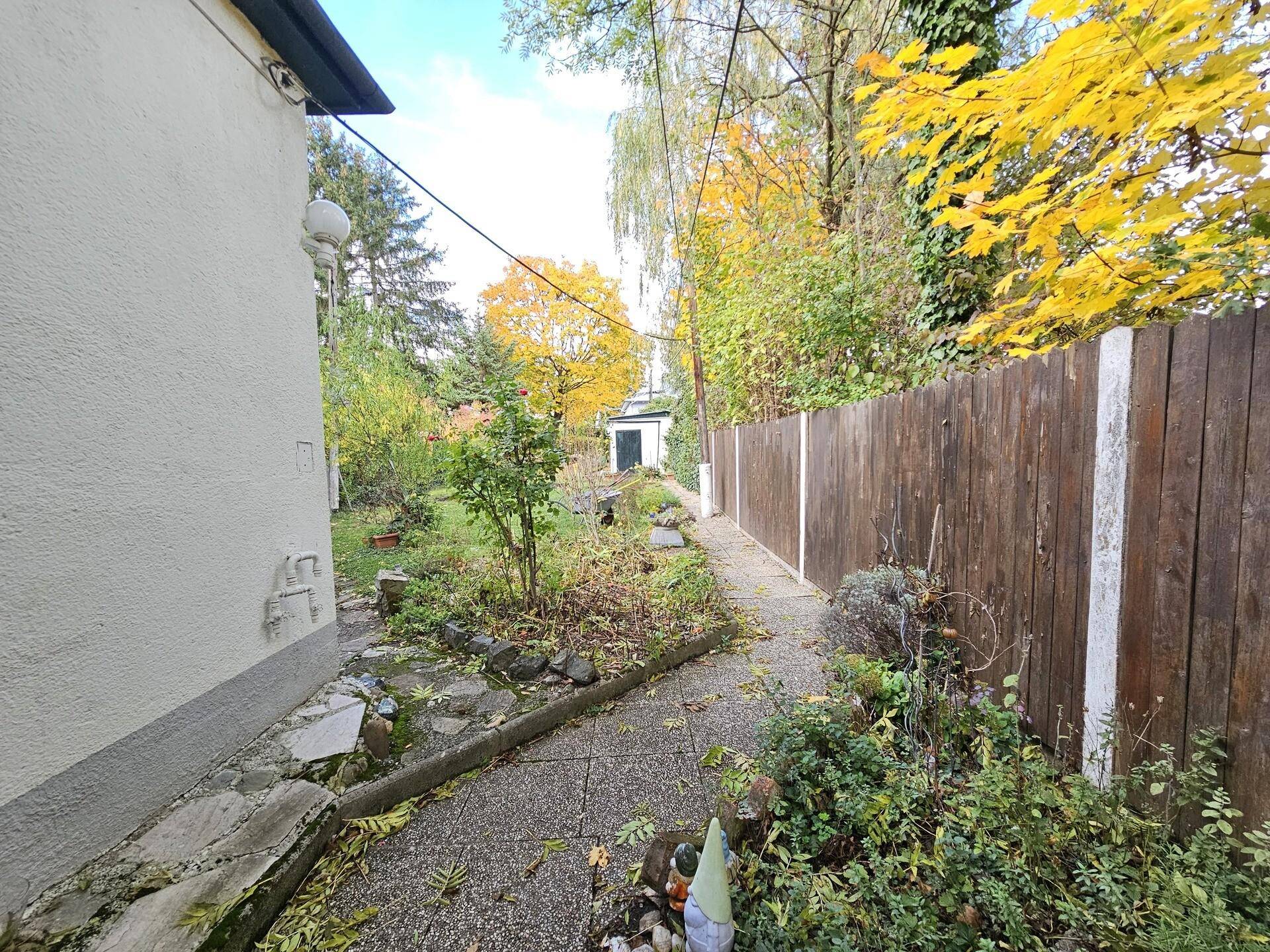Garten Haus B Blick zu Haus A