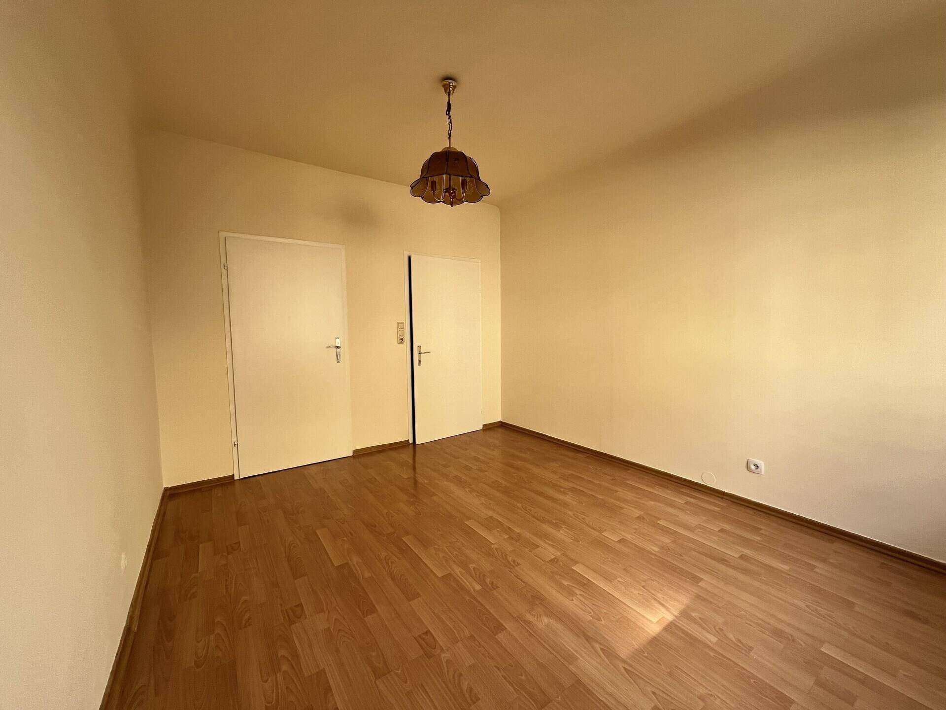2-Zimmer-Wohung - WG geeignet - Mais