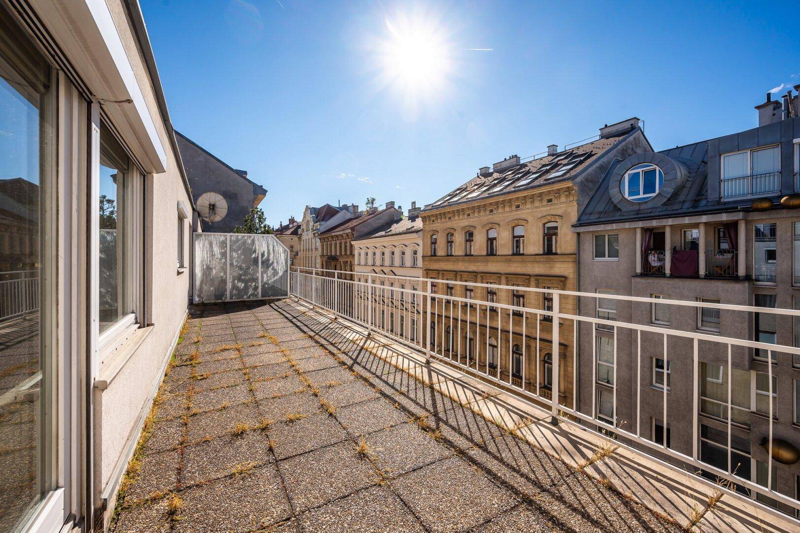 Terrasse vom Wohnzimmer