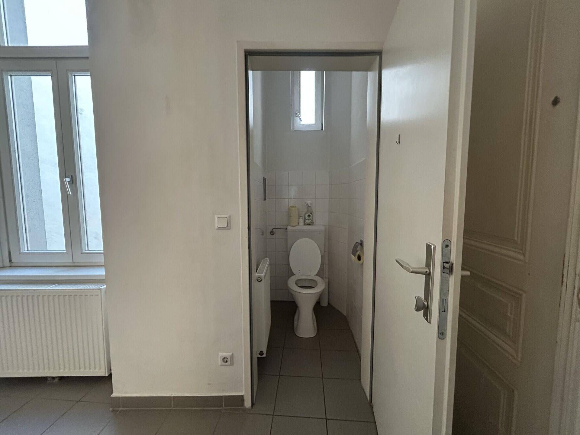 WC mit Fenster