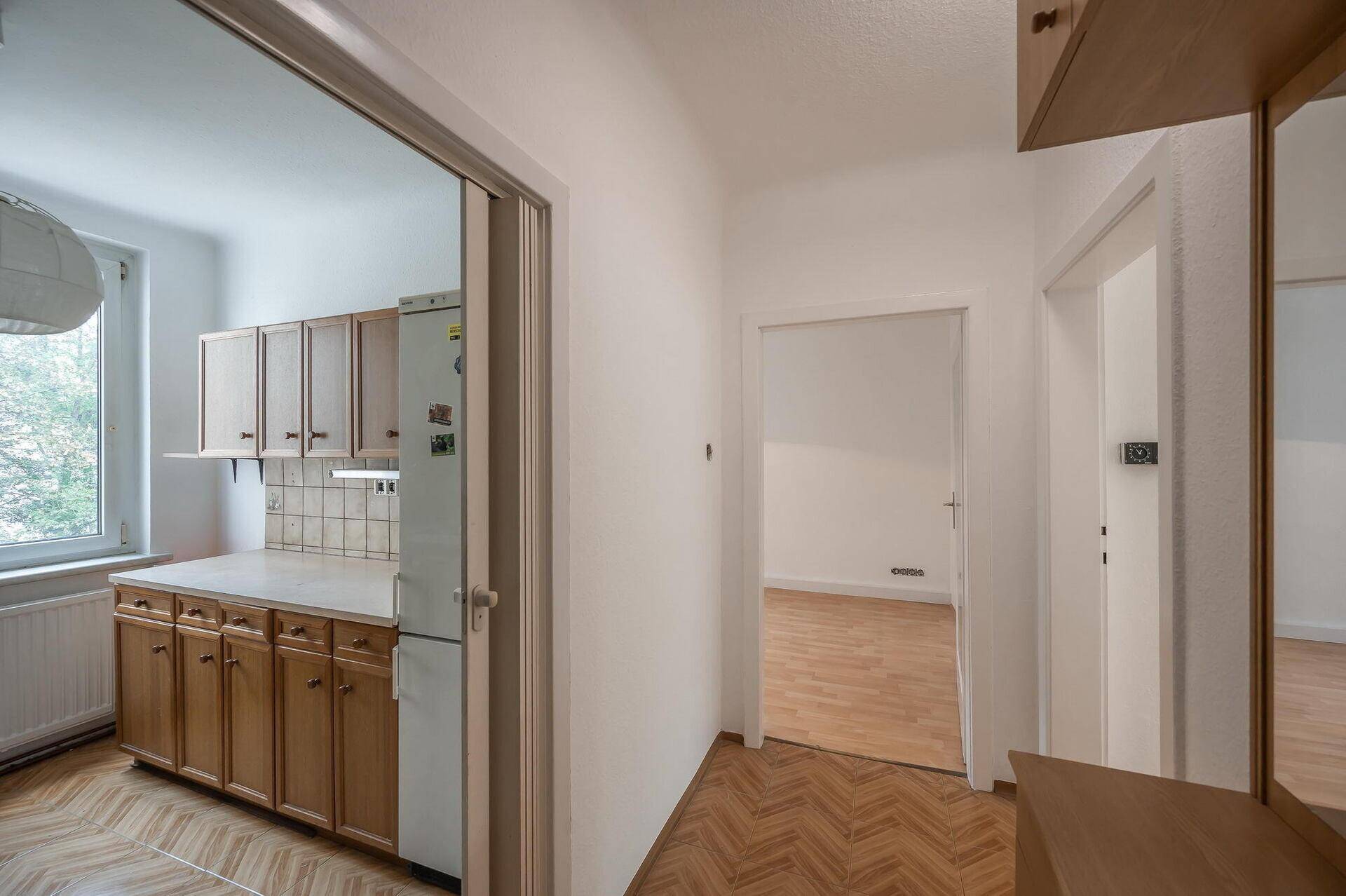 Vorzimmer Blick in die alte Küche
