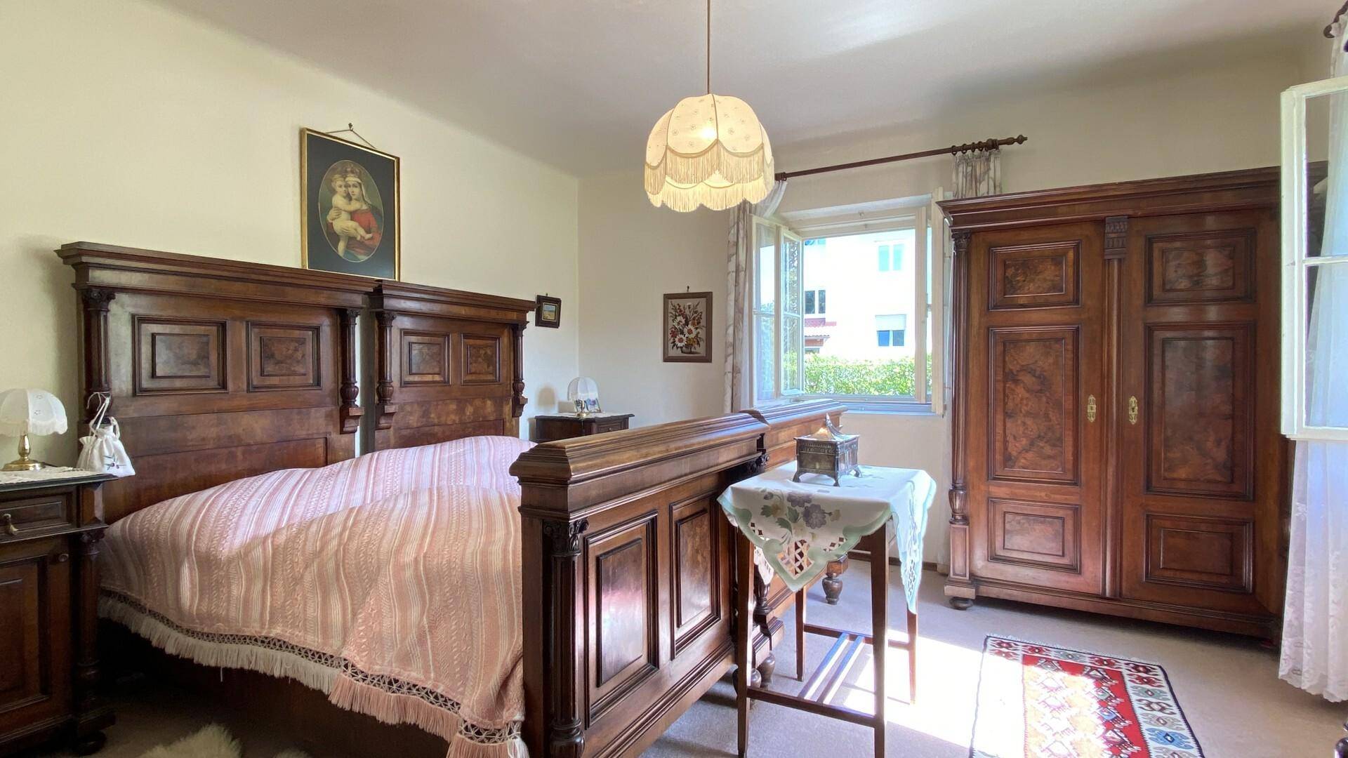 Schlafzimmer 1