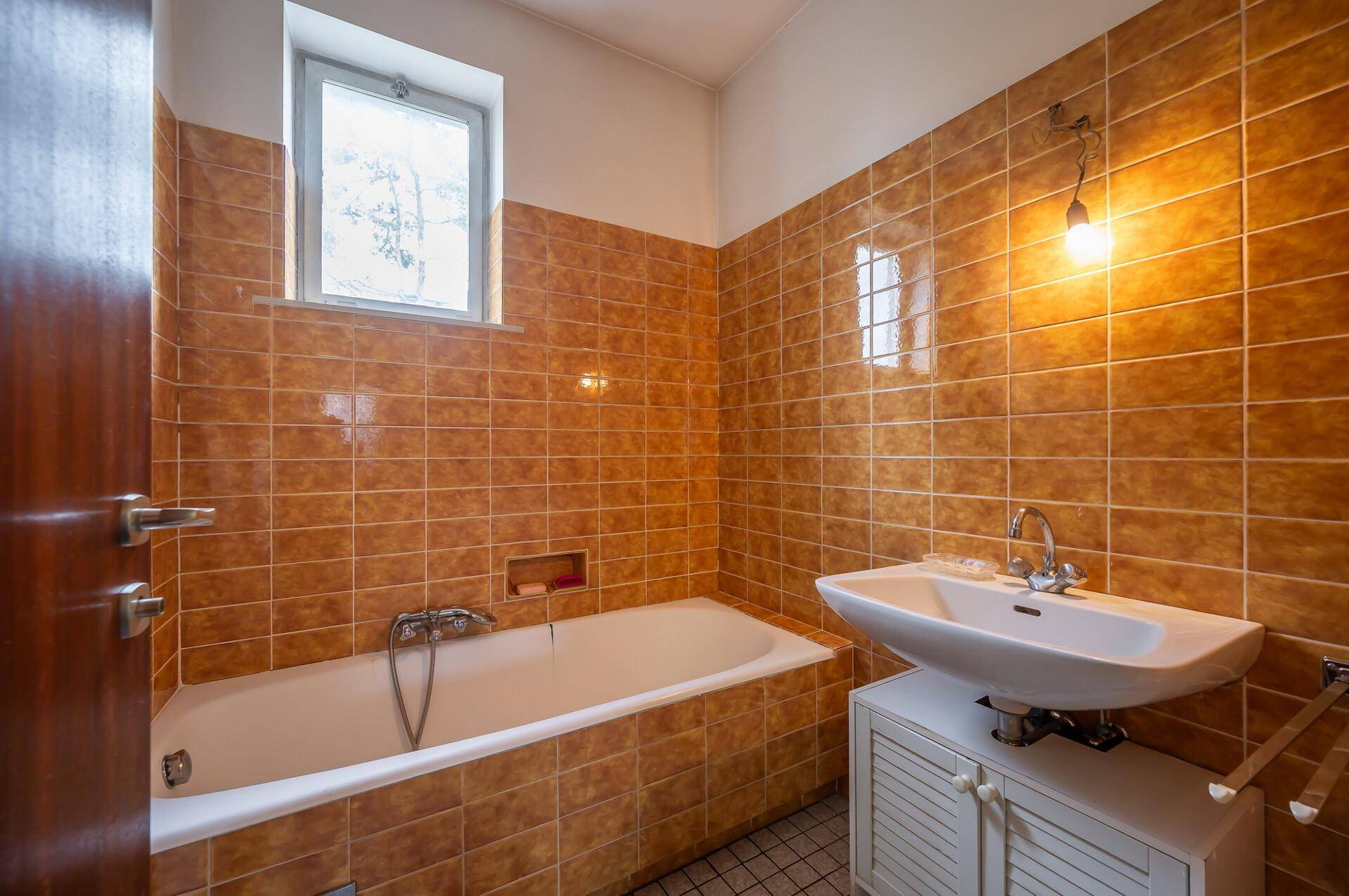Bad mit Wanne