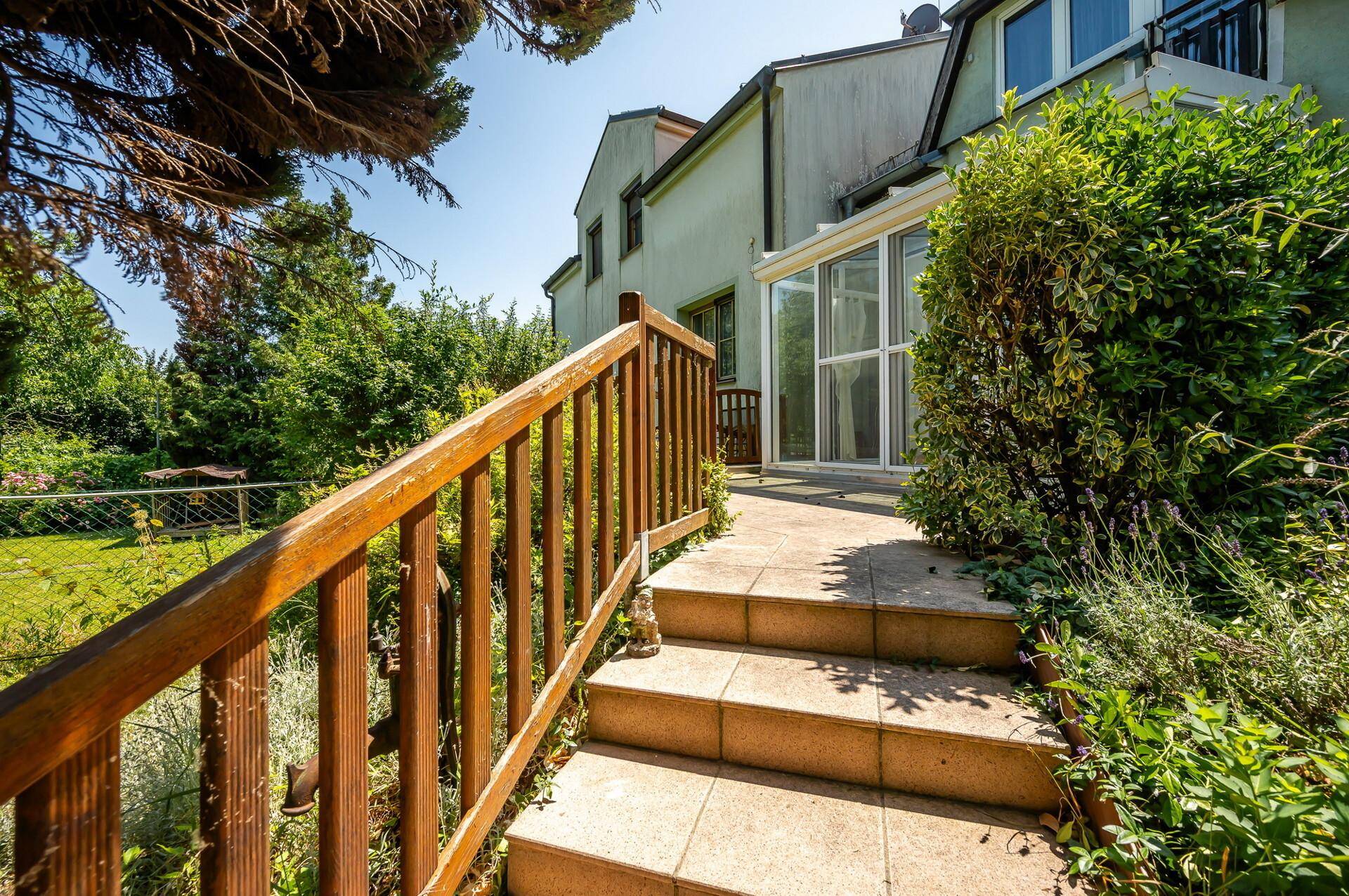 Treppe zur Terrasse