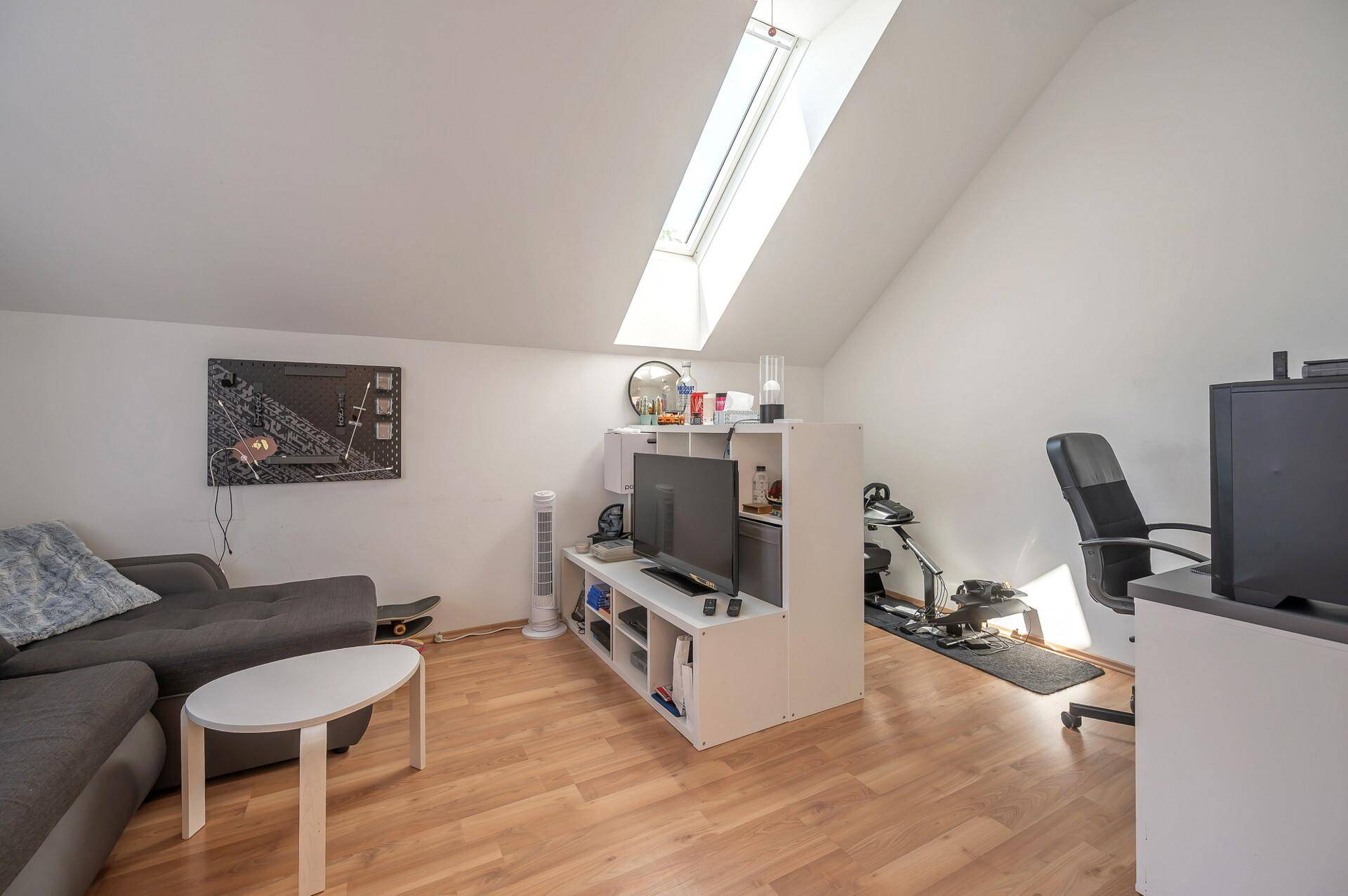 Zimmer 3, DG