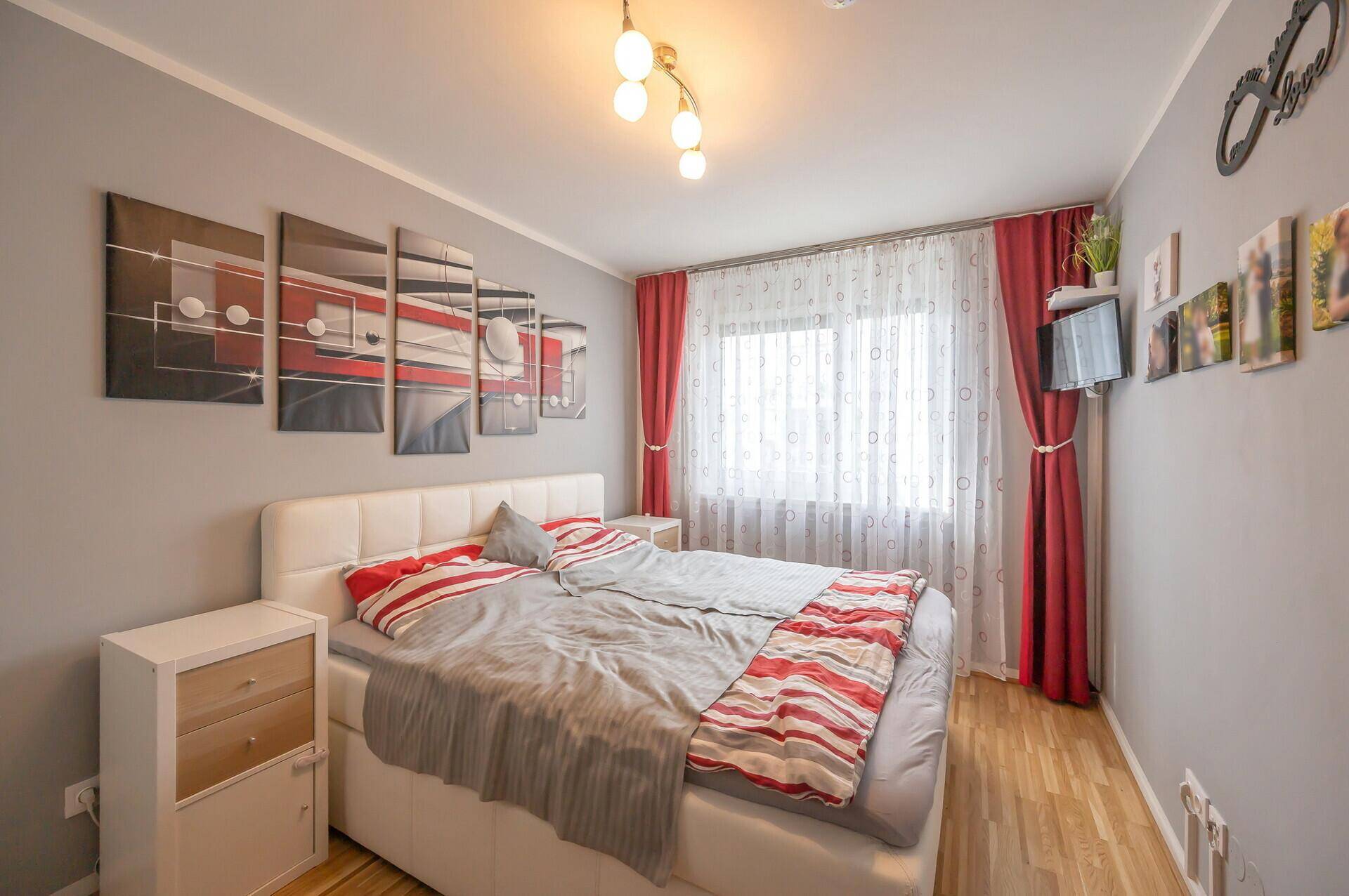 Schlafzimmer Eltern