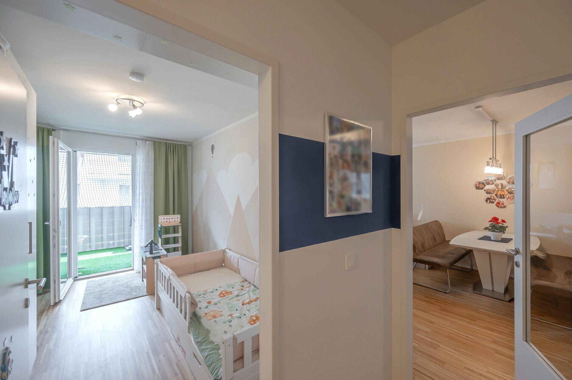 Zugang Wohnzimmer/Kinderzimmer