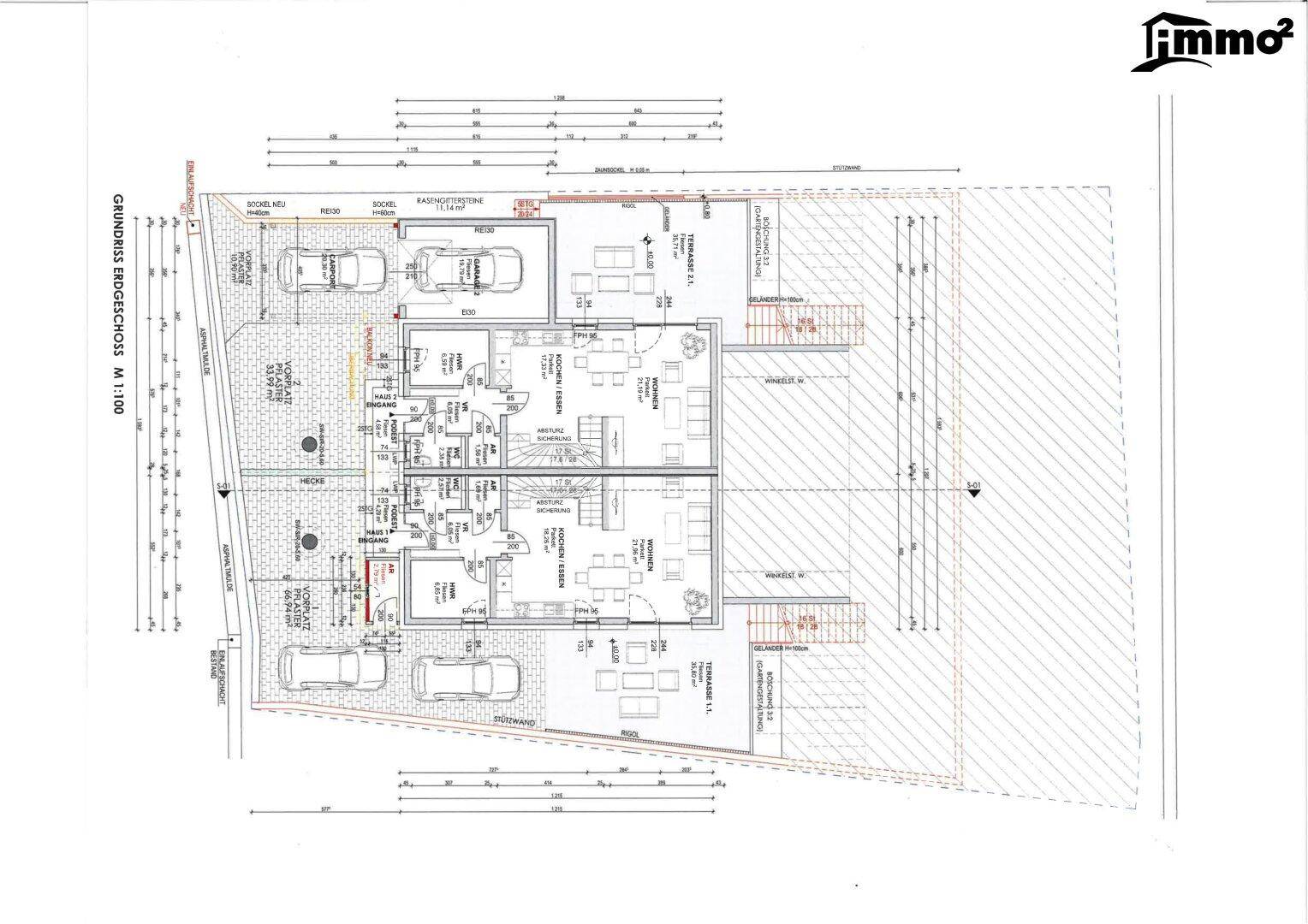 Grundriss des Erdgeschosses mit Parkplätzen, Terrassen und Gartenbereichen.