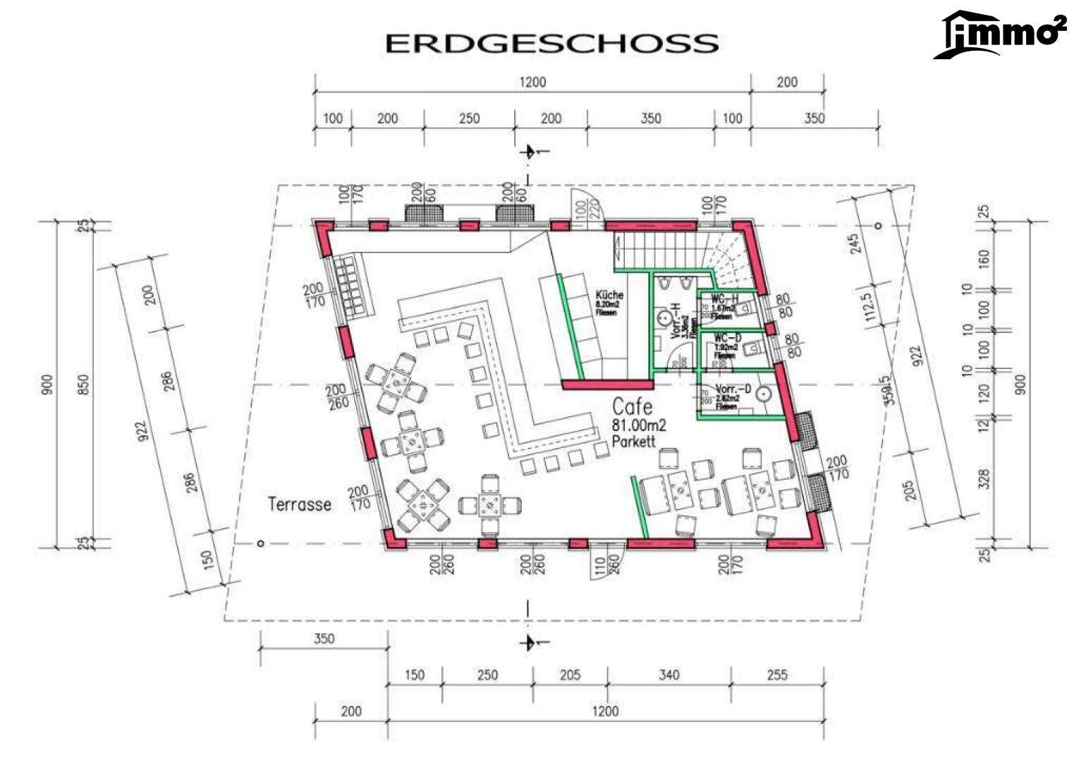 Grundriss des Erdgeschosses, der ein Café mit Terrassenbereich und verschiedenen Funktionsräumen zeigt.