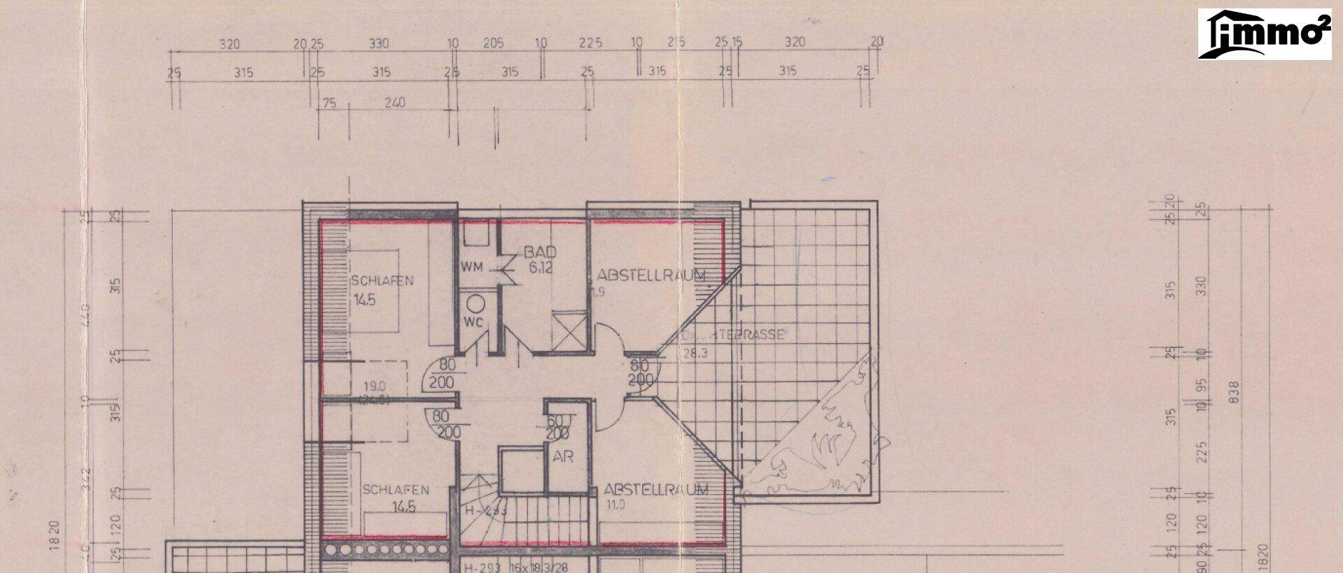 Grundriss des Obergeschosses mit Schlafzimmern, Bad, WC und Abstellräumen.