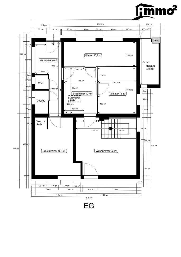 Grundriss des Erdgeschosses mit Küche, Wohnzimmer, Schlafzimmer und Sanitärbereichen.