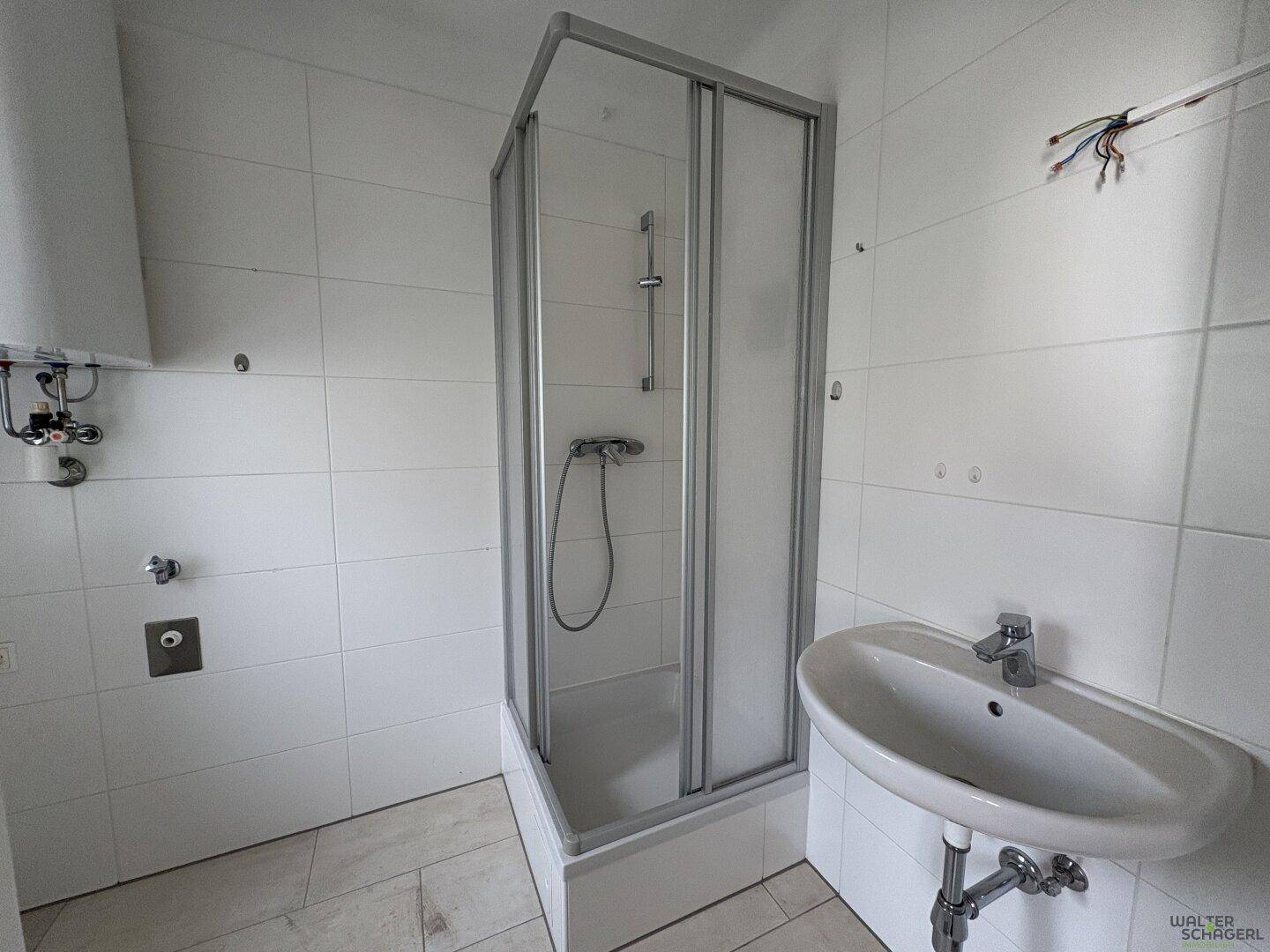 2 Zimmer neu renoviert - Ansicht 4