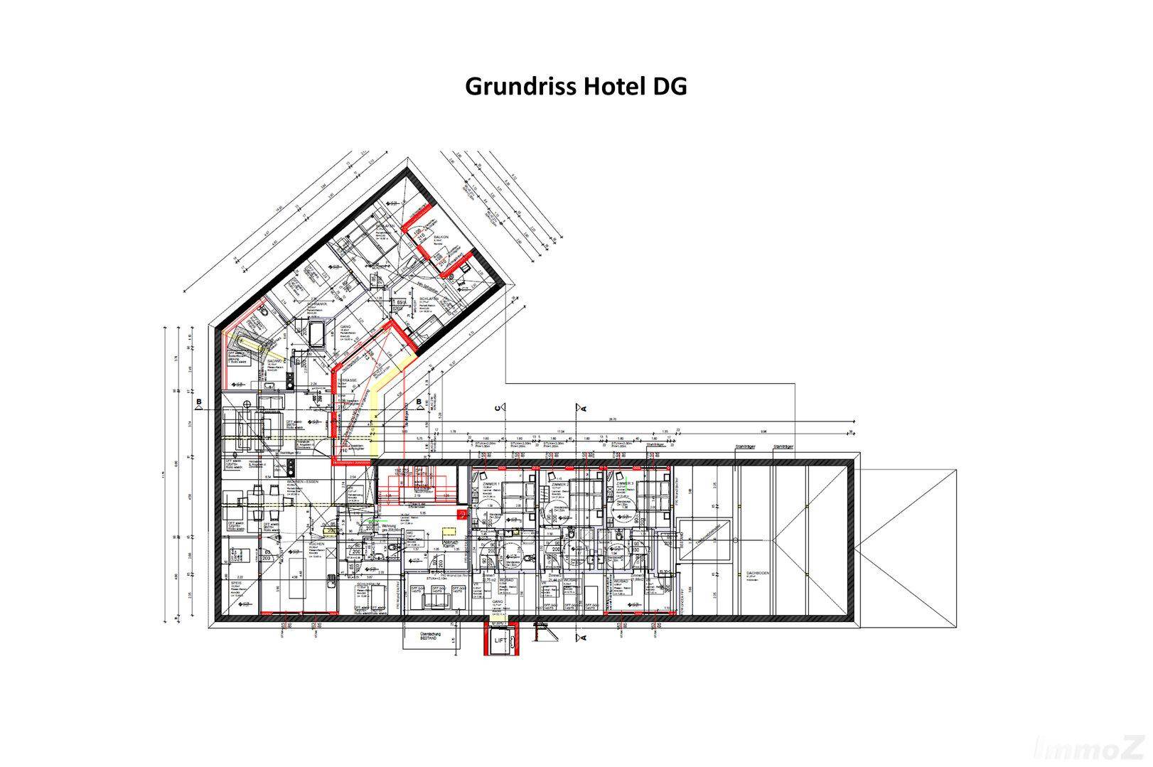 Detaillierter Grundriss des Dachgeschosses eines Hotels mit vielen Zimmern und Fluren.