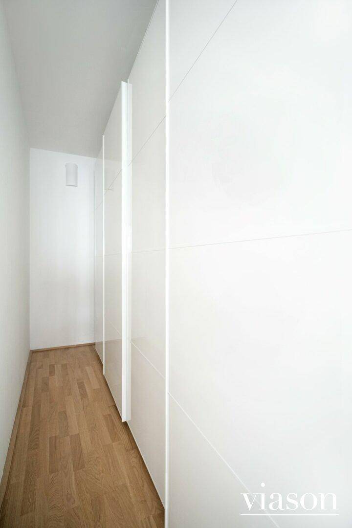 Kasten im Elternschlafzimmer