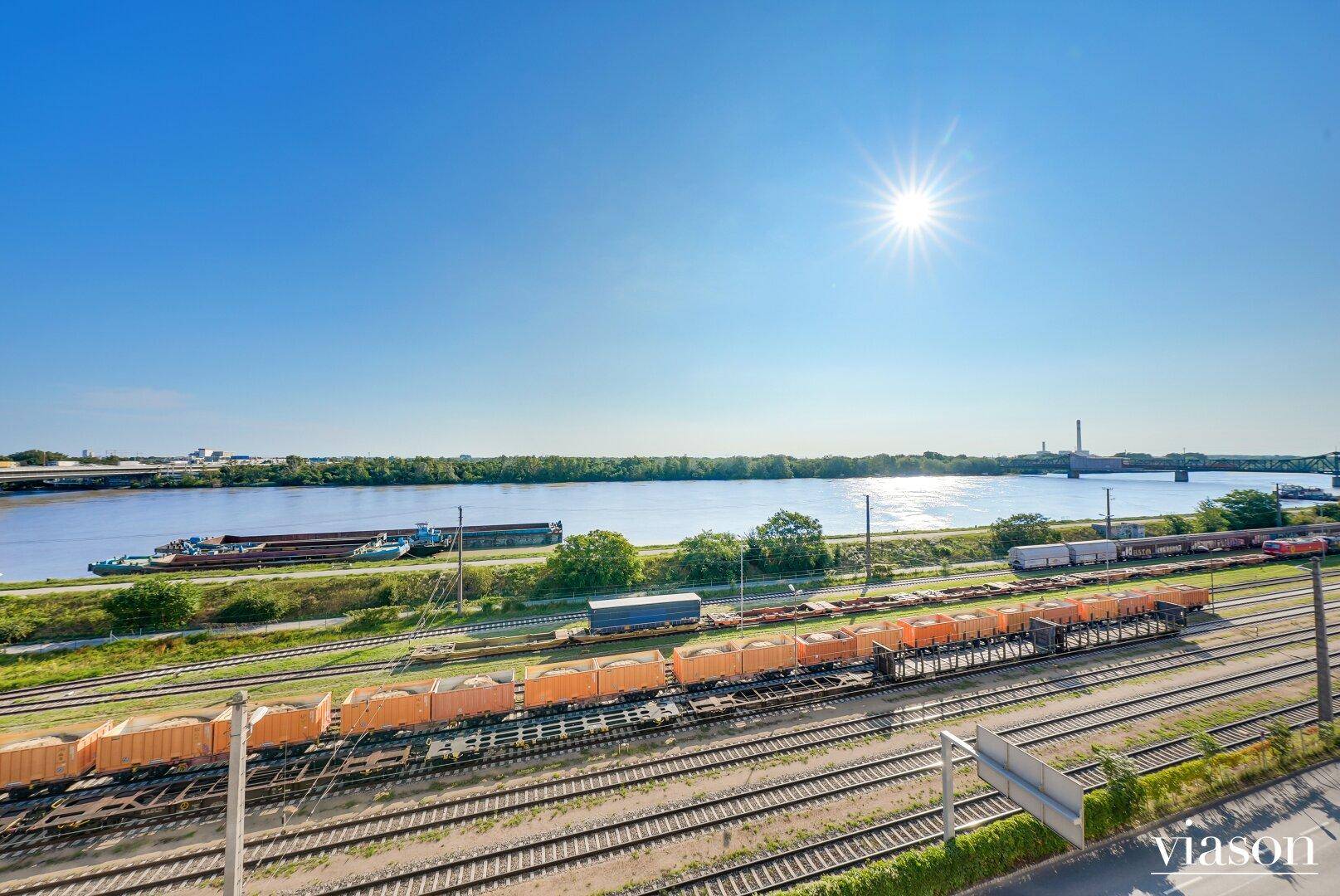 Blick zur Donau & Donauinsel
