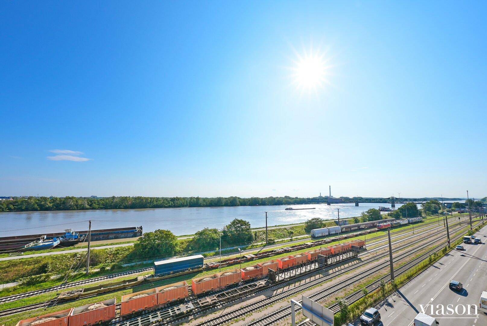 Blick zur Donau & Donauinsel