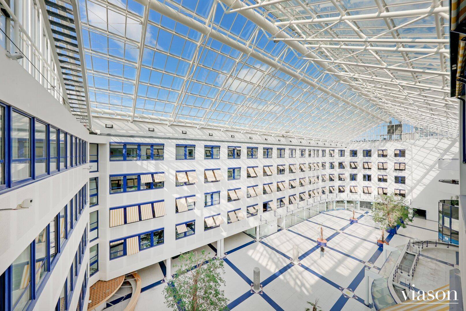 Glas Atrium Plaza