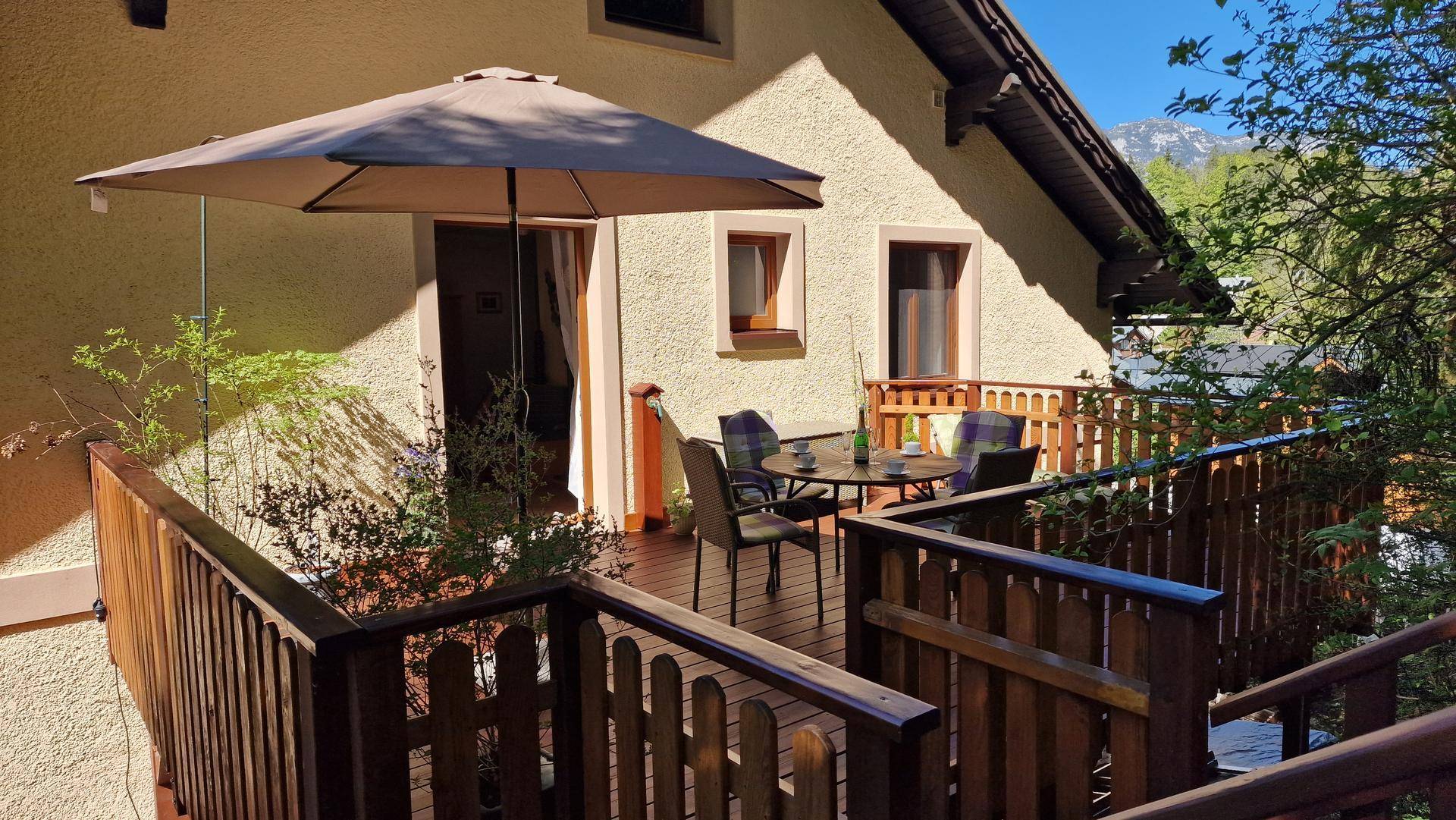 Charmantes, generalsaniertes Wohnhaus in ruhiger Sonnenlage - Widok 2