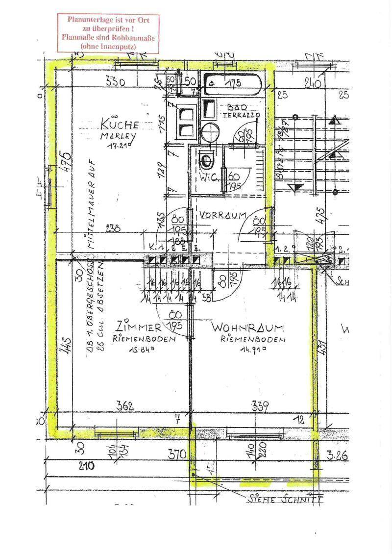 Handgezeichneter Grundriss einer Wohnung mit Küche, Bad, WC, Vorraum, Zimmer und Wohnraum.