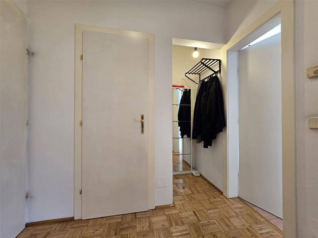 Vorraum-Garderobe 01