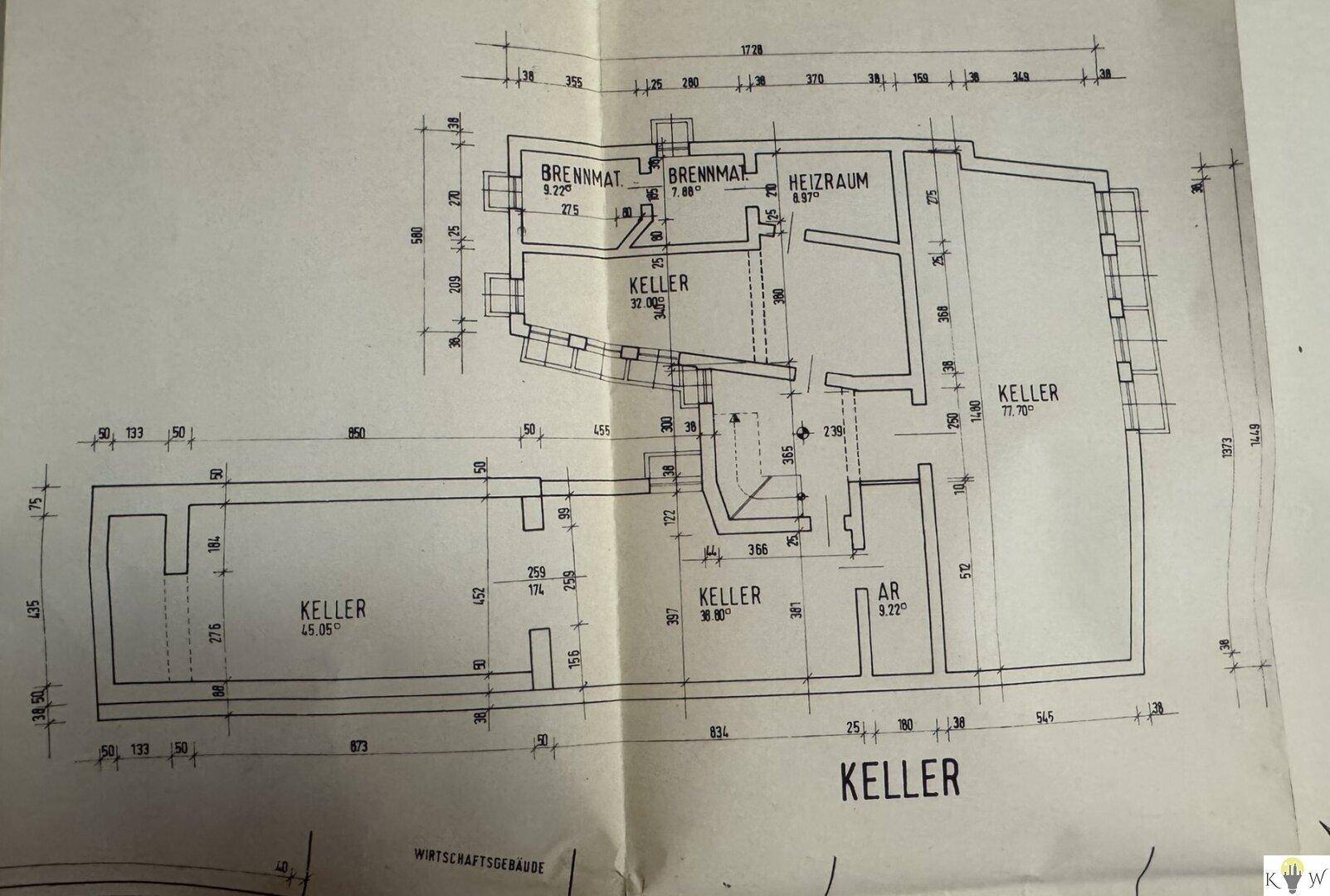 Grundriss des Kellers mit Heizraum und verschiedenen Kellerräumen für Lagerung.