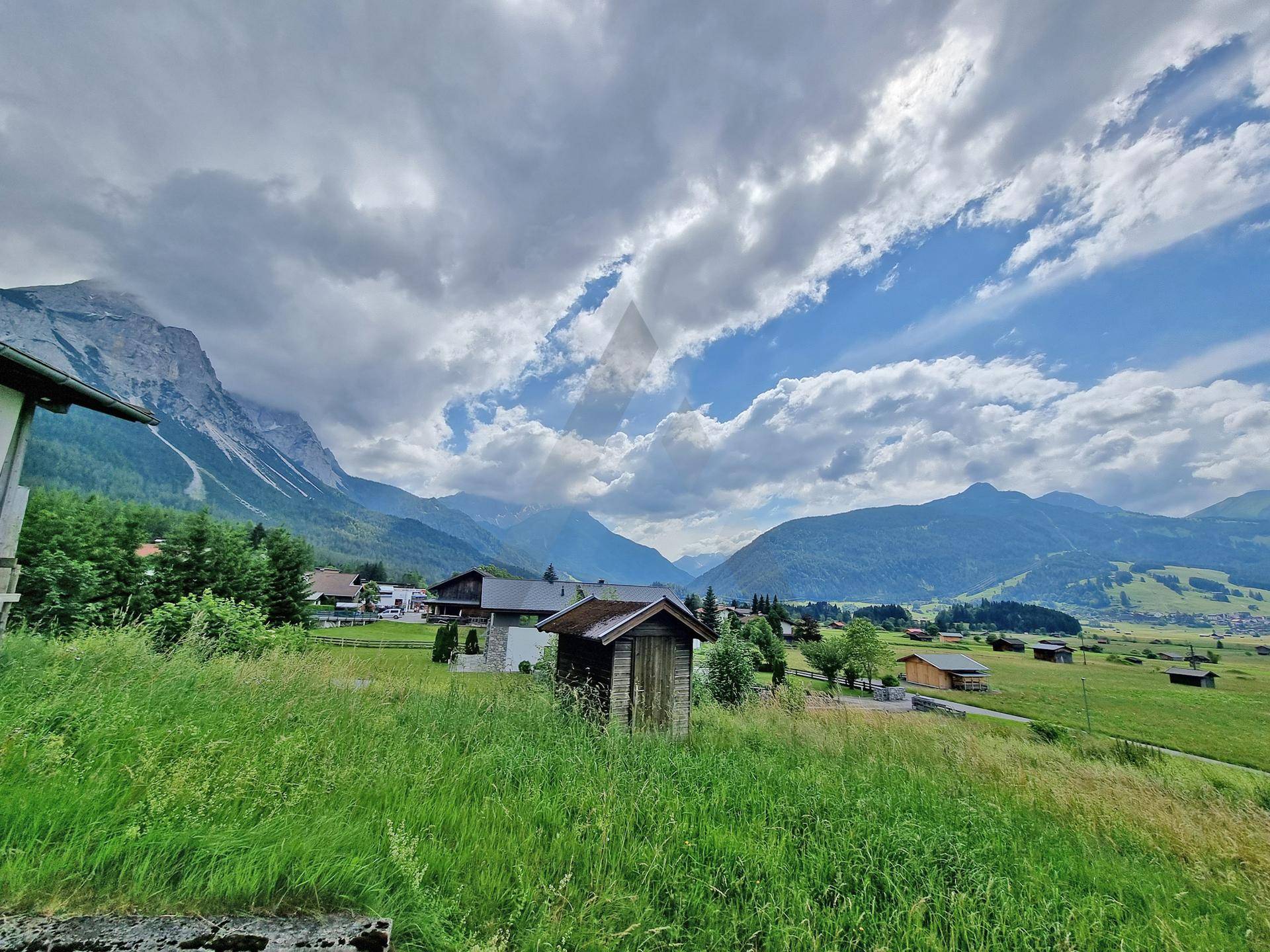 Exklusives Haus in Ehrwald, Tirol – Neubau mit traumhaftem Blick auf Sonnenspitze &amp; Ehrwalder Moos – pohled 6