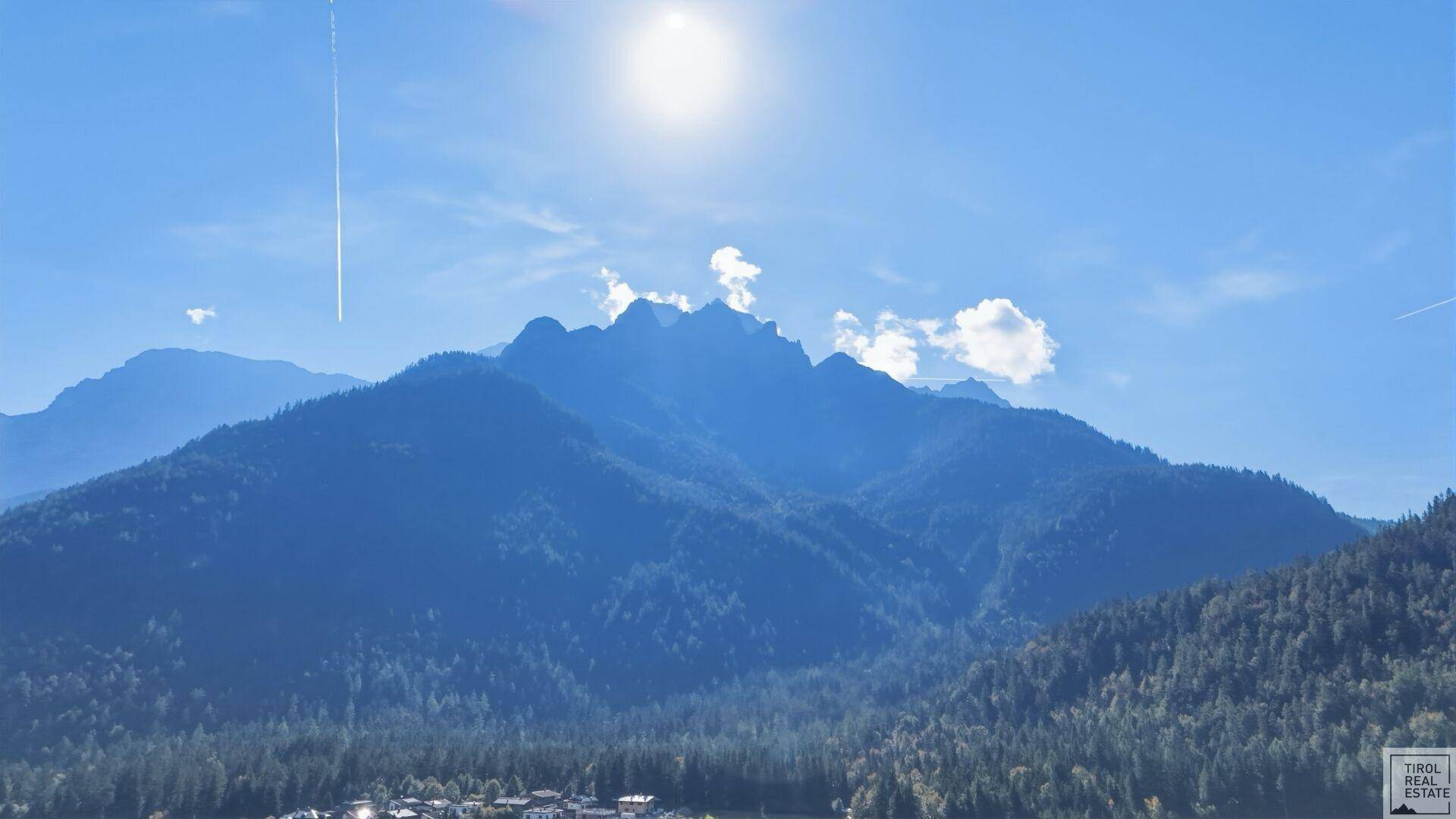 Sonniges Baugrundstück in Waidring mit traumhaftem Bergpanorama und idealem Solarpotenzial - Ansicht 3