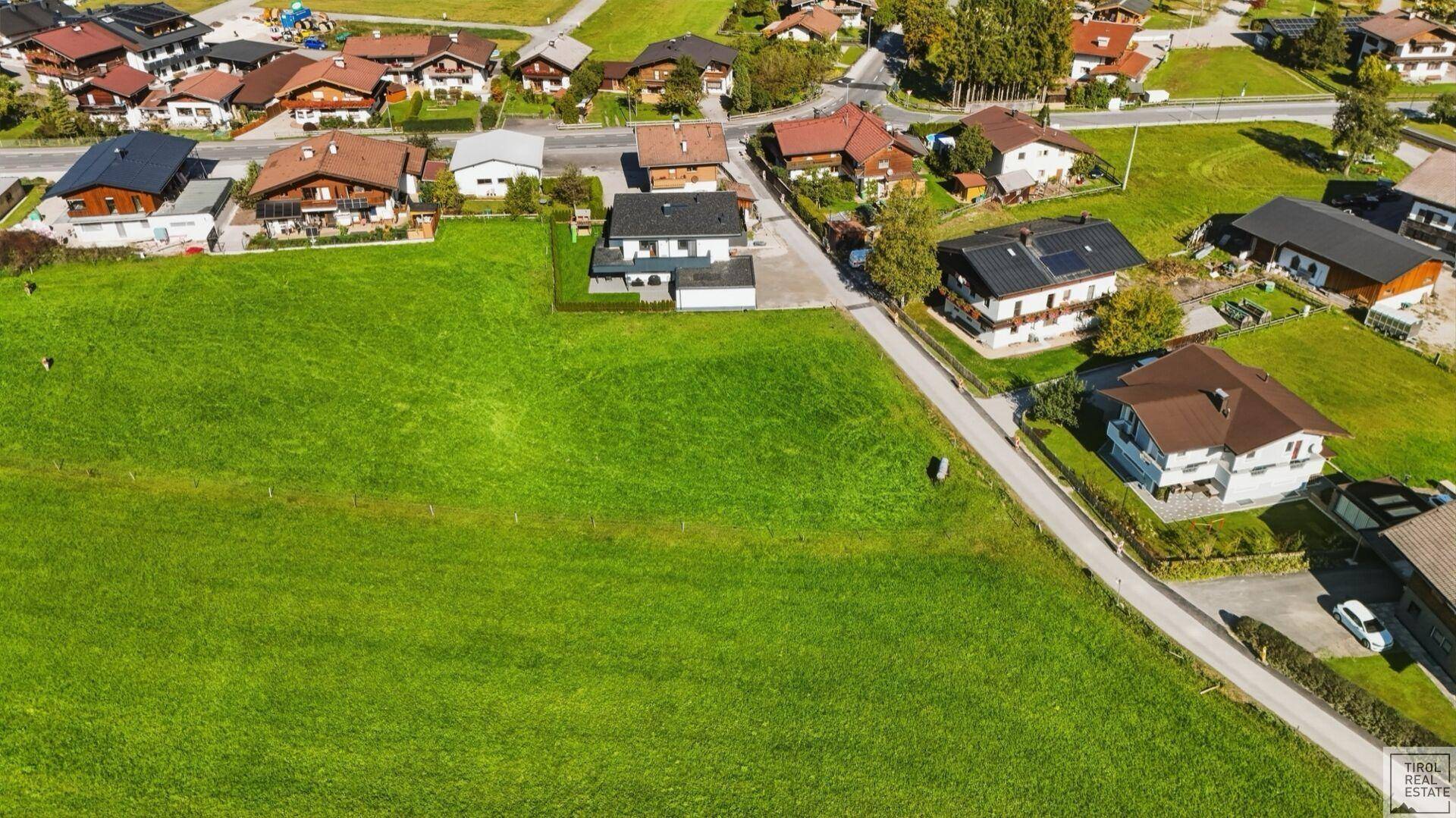 Sonniges Baugrundstück in Waidring mit traumhaftem Bergpanorama und idealem Solarpotenzial - Ansicht 5