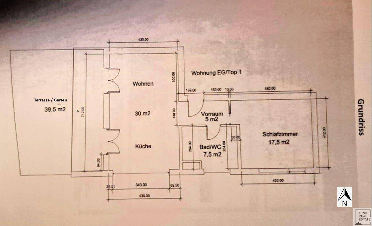 Grundriss der Wohnung im Erdgeschoss mit Terrasse, Garten und offenem Wohnbereich.
