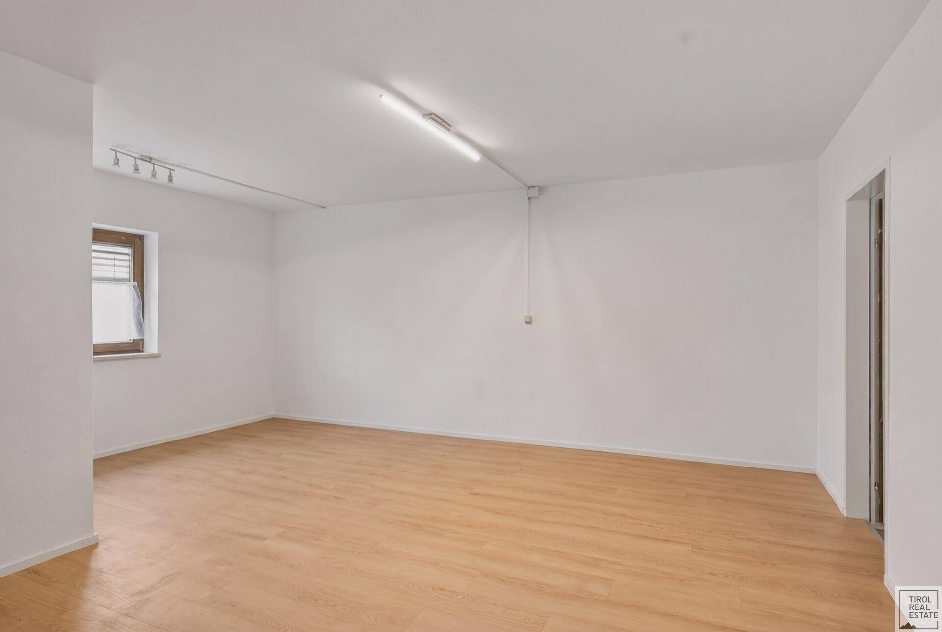UG Zimmer1_aufgeraeumt