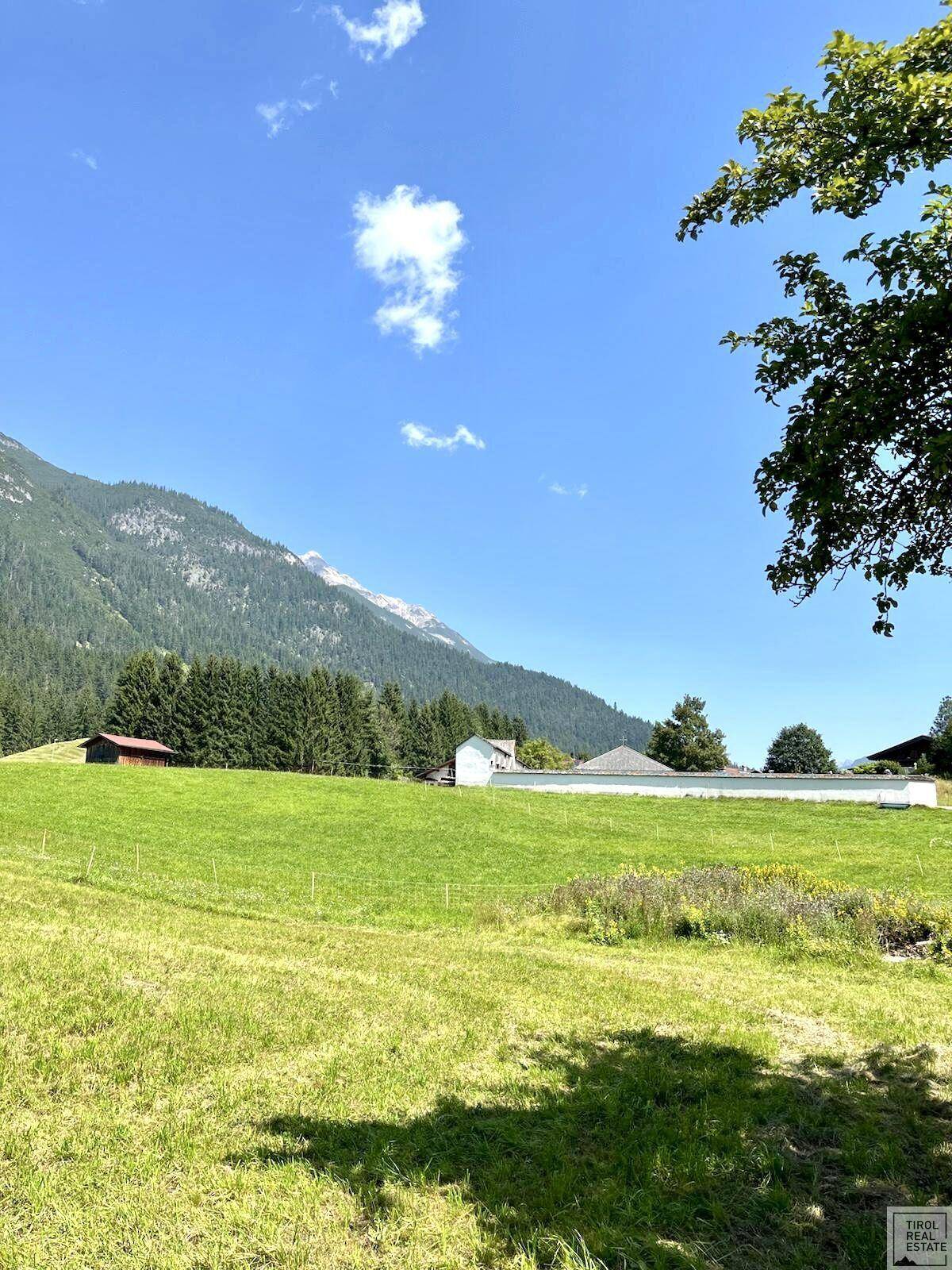 Grundstück