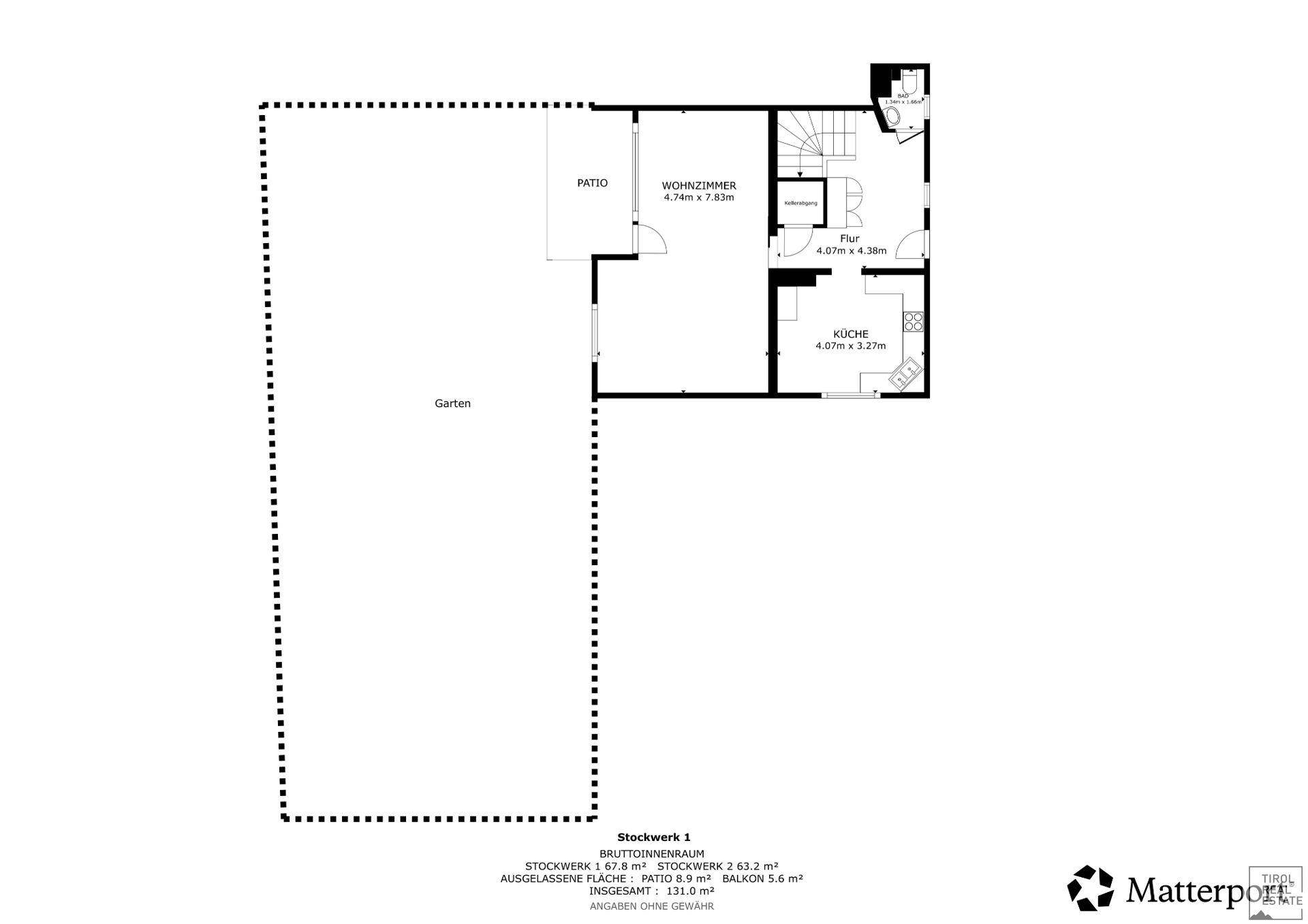 Grundriss des Erdgeschosses mit Wohnzimmer, Küche, Flur, Gäste-WC, Patio und großem Gartenbereich.