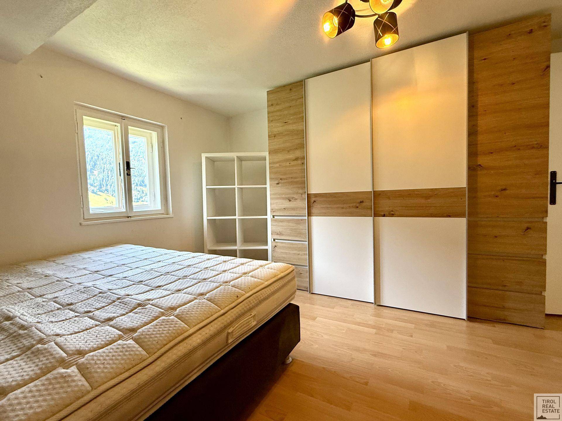 Schlafzimmer und Badezimmer 2. OG