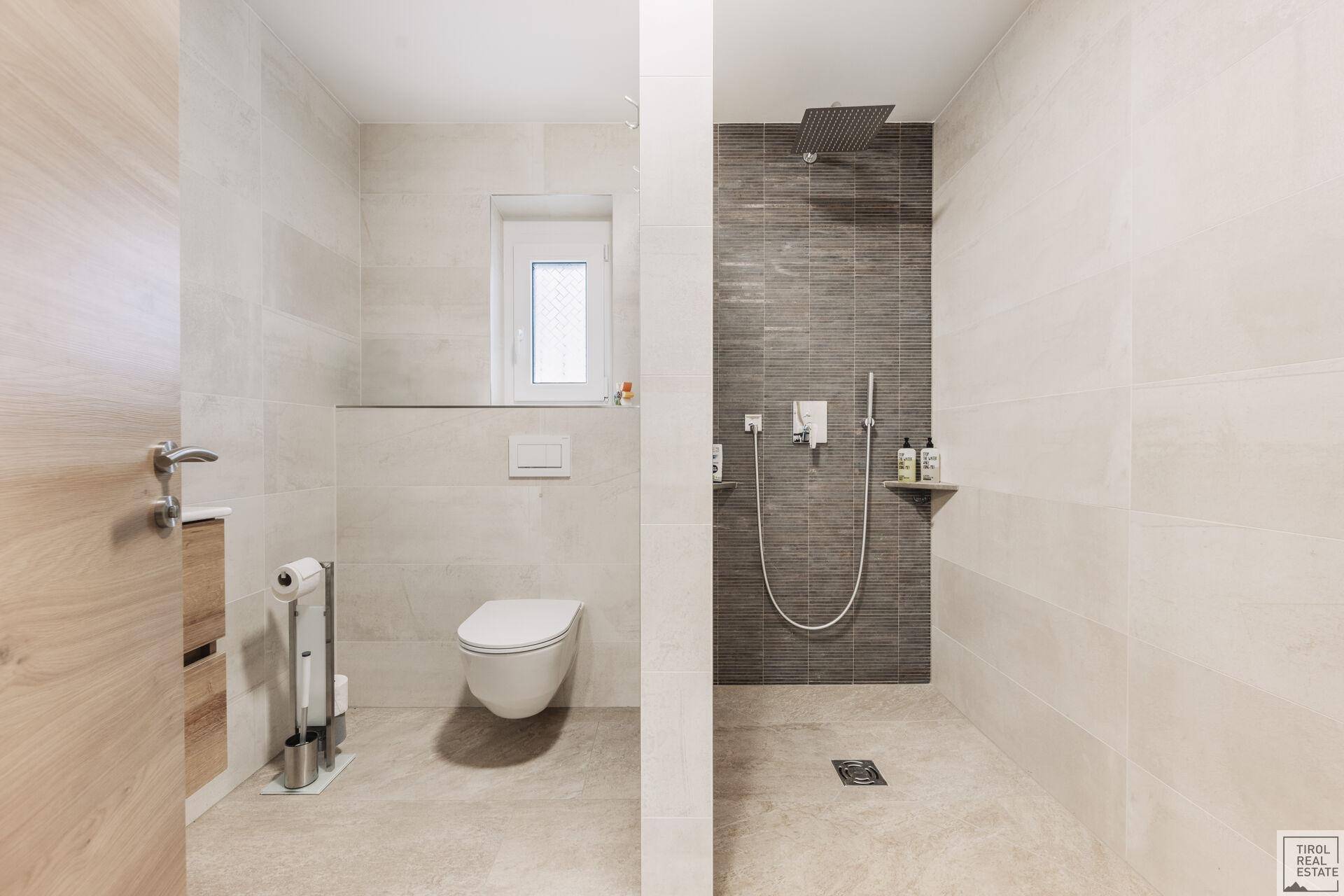 Badezimmer EG