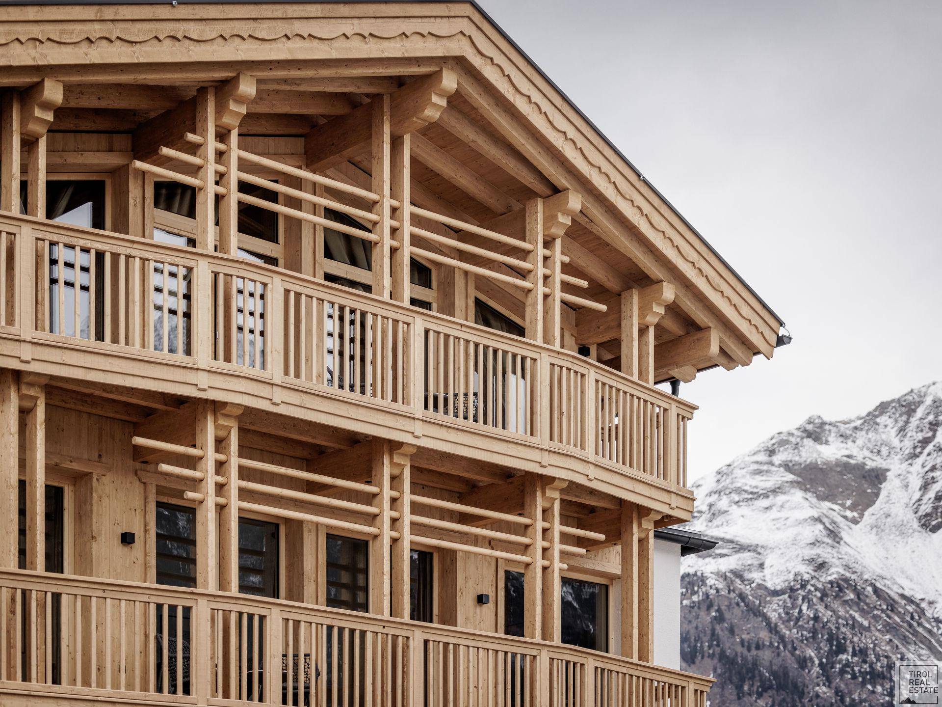 Aussen_LeniMountainLodge_Soelden