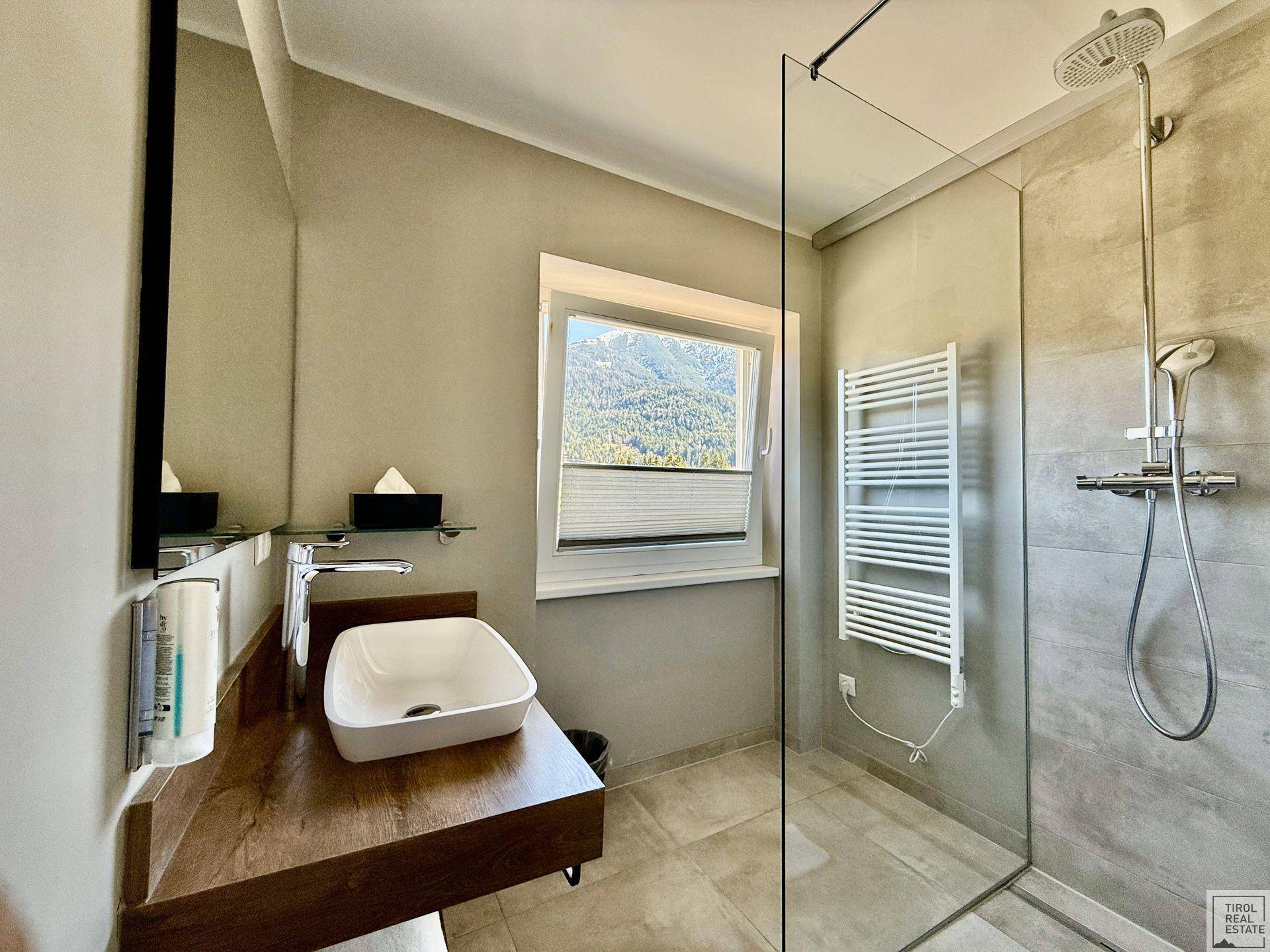 LakeSide Apartments Seefeld – Exklusiver Wohnkomfort am See mit Panorama-Balkon - Mehr