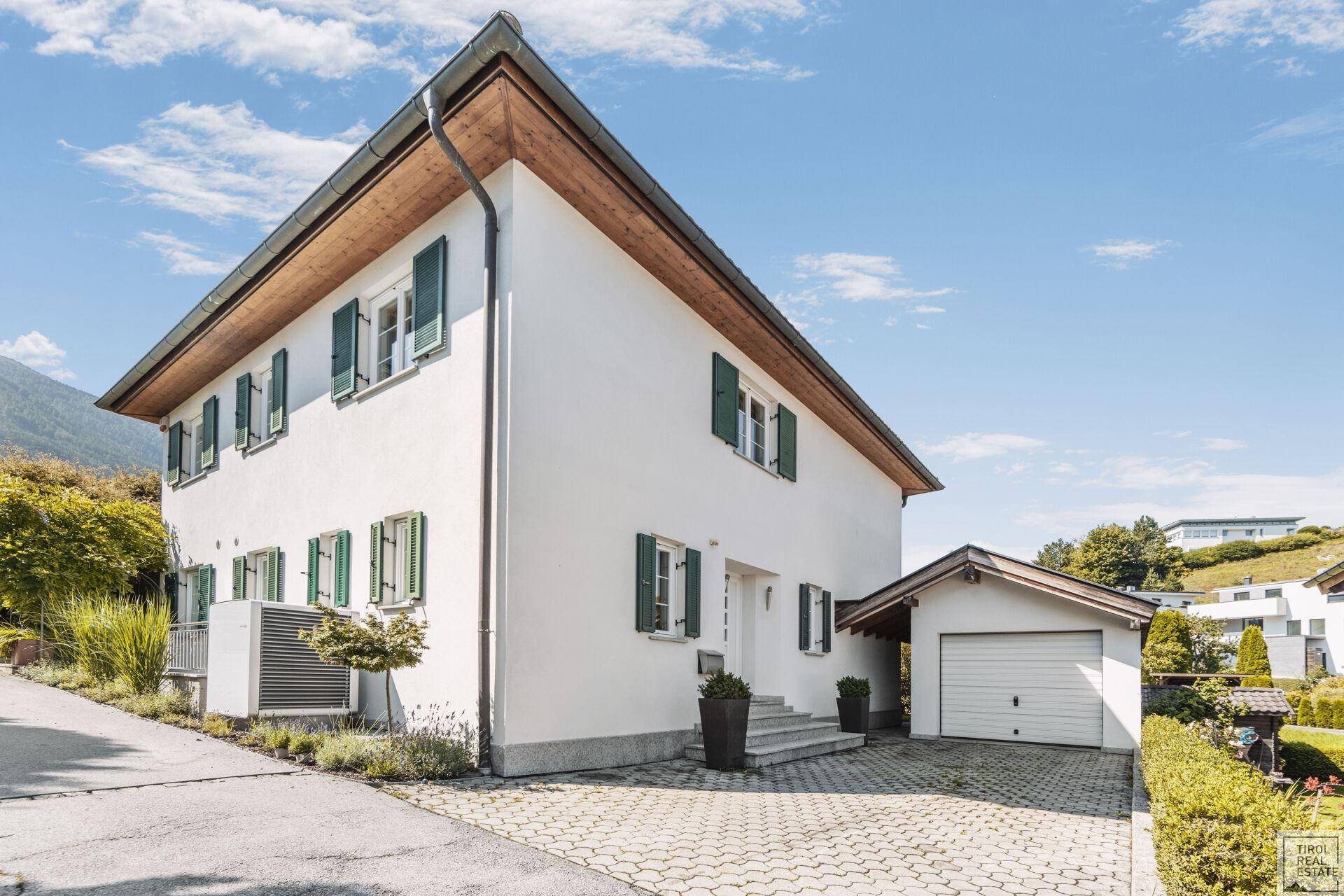 Sistrans_Garage mit weiteren Parkmöglichkeiten