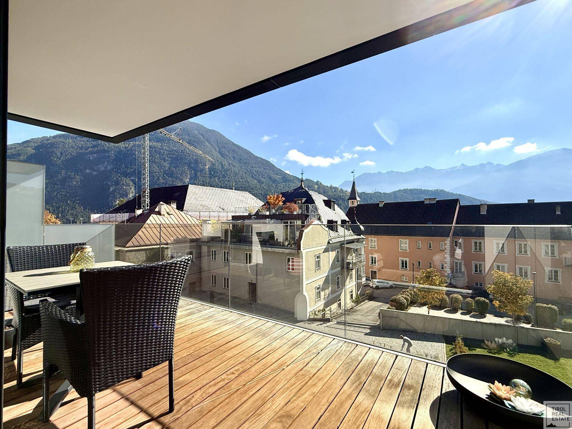 überdachter Balkon