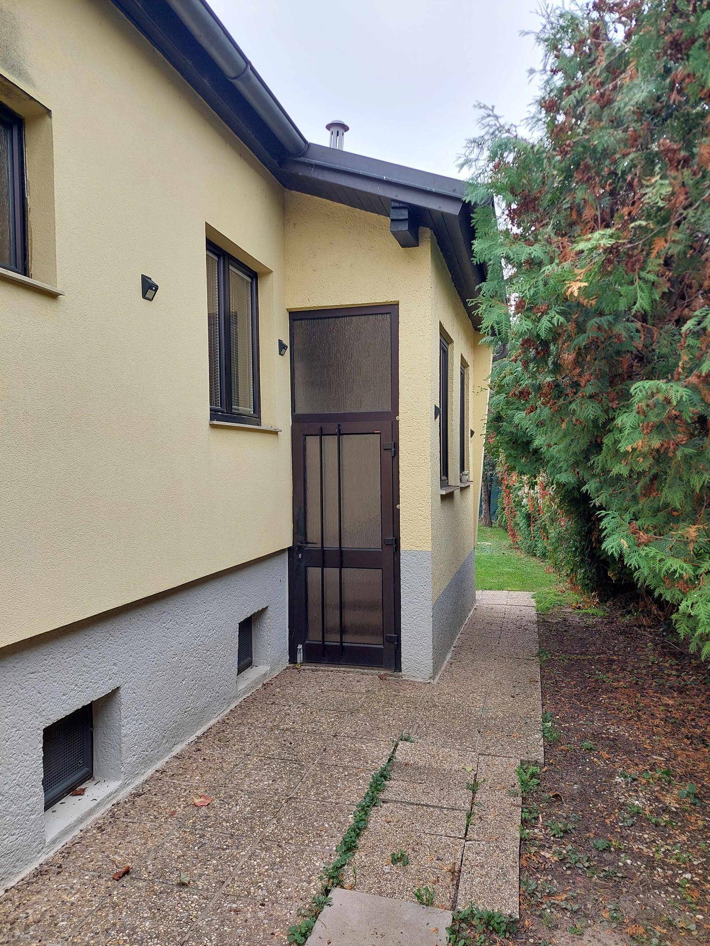 Nettes Einfamilienhaus mit großem Garten - Ansicht 4