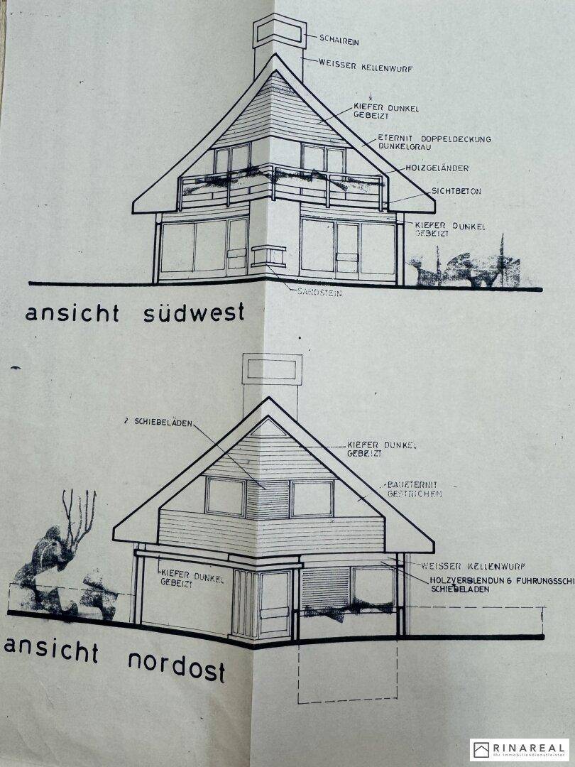 Ansichten des Hauses von Südwest und Nordost mit Dachform und Fensterdetails.