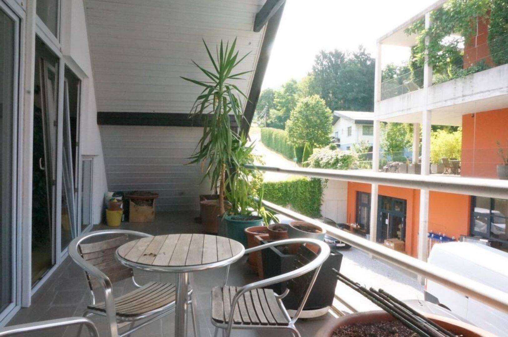* * Besondere Büroräumlichkeiten (Tonstudio, Büro, Praxis etc.) in Gratwein-Strassengel mit eigenen Parkplätzen! * * - Mehr