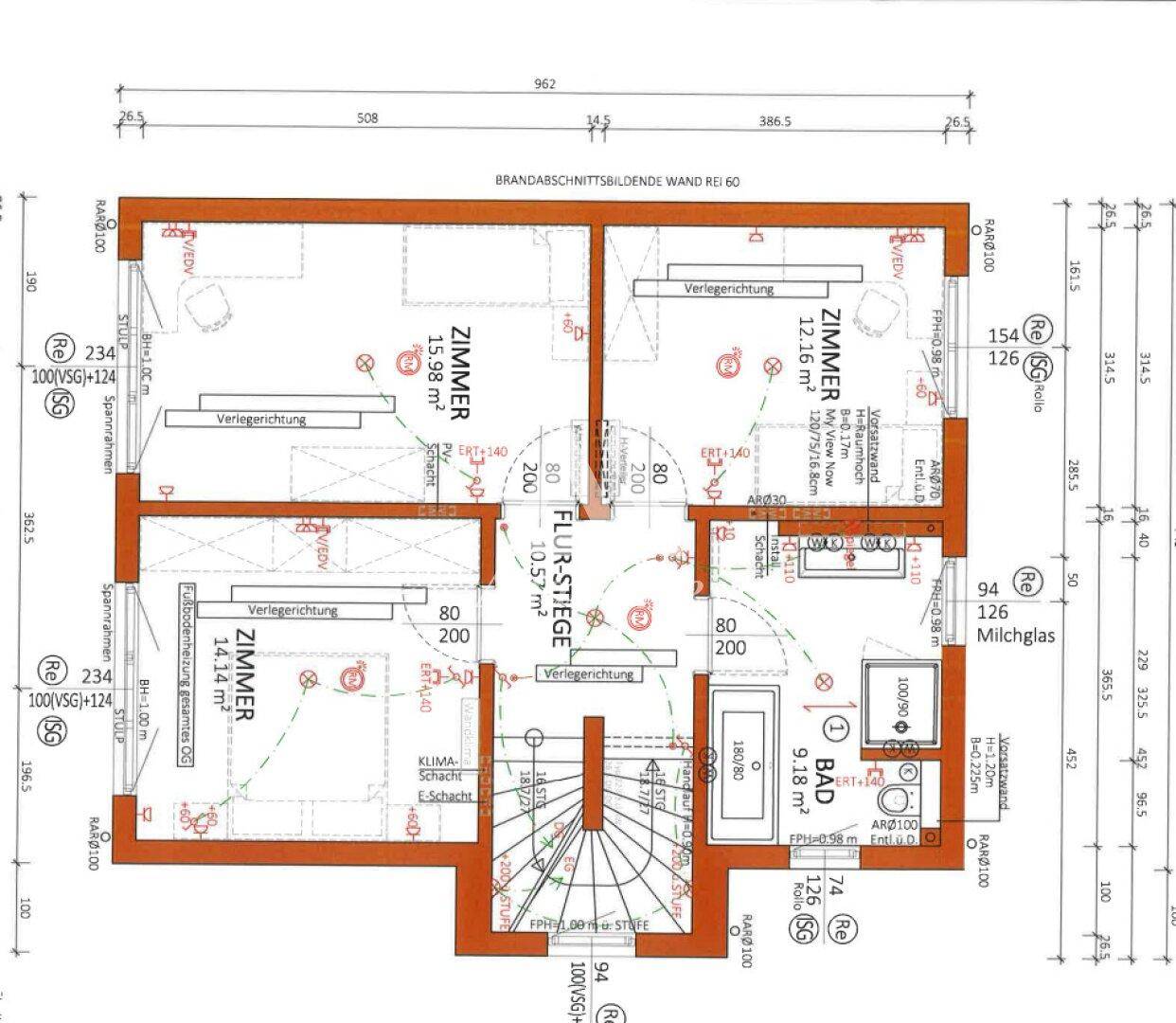 Grundriss des Obergeschosses mit drei Schlafzimmern und einem Badezimmer.